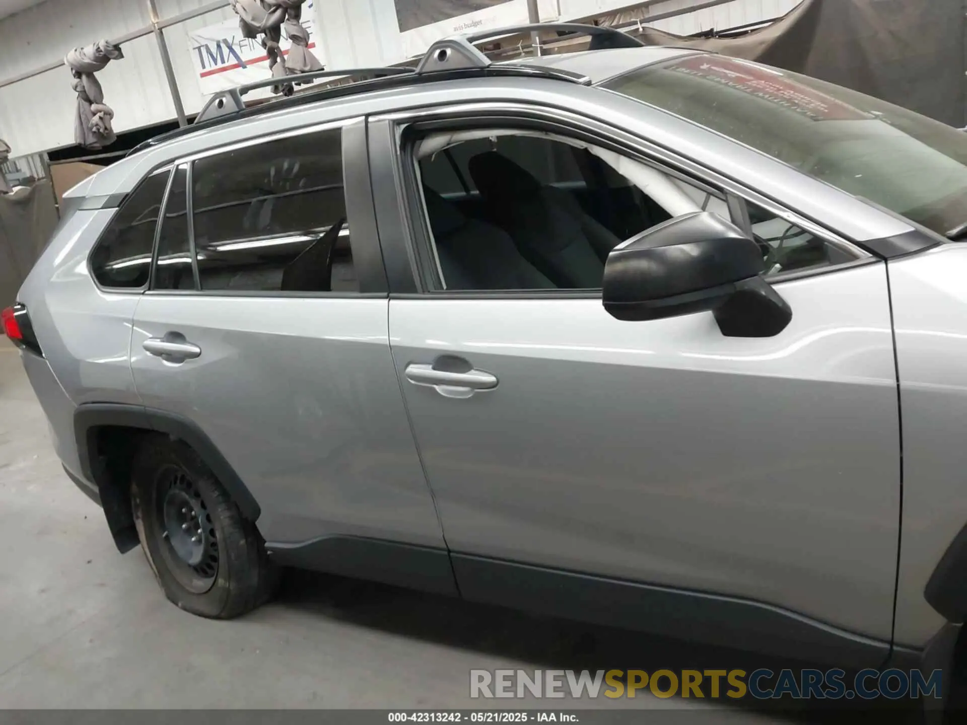 13 Photograph of a damaged car JTMF1RFV7KD043650 TOYOTA RAV4 2019