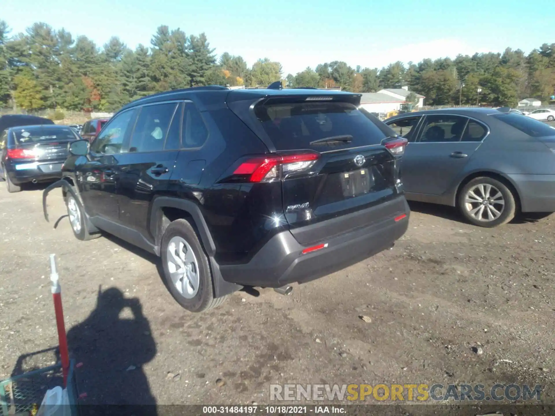 3 Photograph of a damaged car JTMF1RFV7KD043695 TOYOTA RAV4 2019