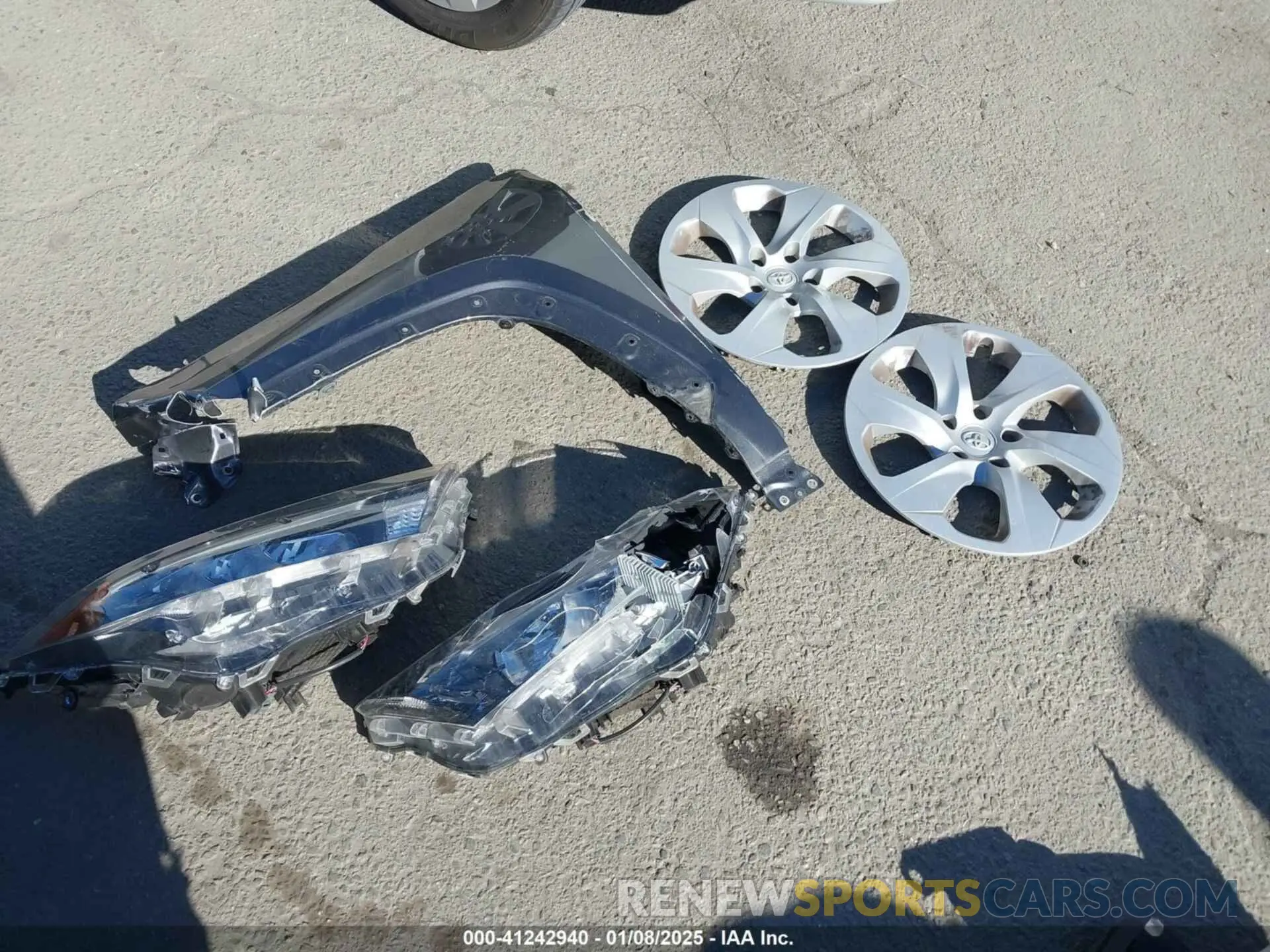 12 Photograph of a damaged car JTMF1RFV7KJ023657 TOYOTA RAV4 2019
