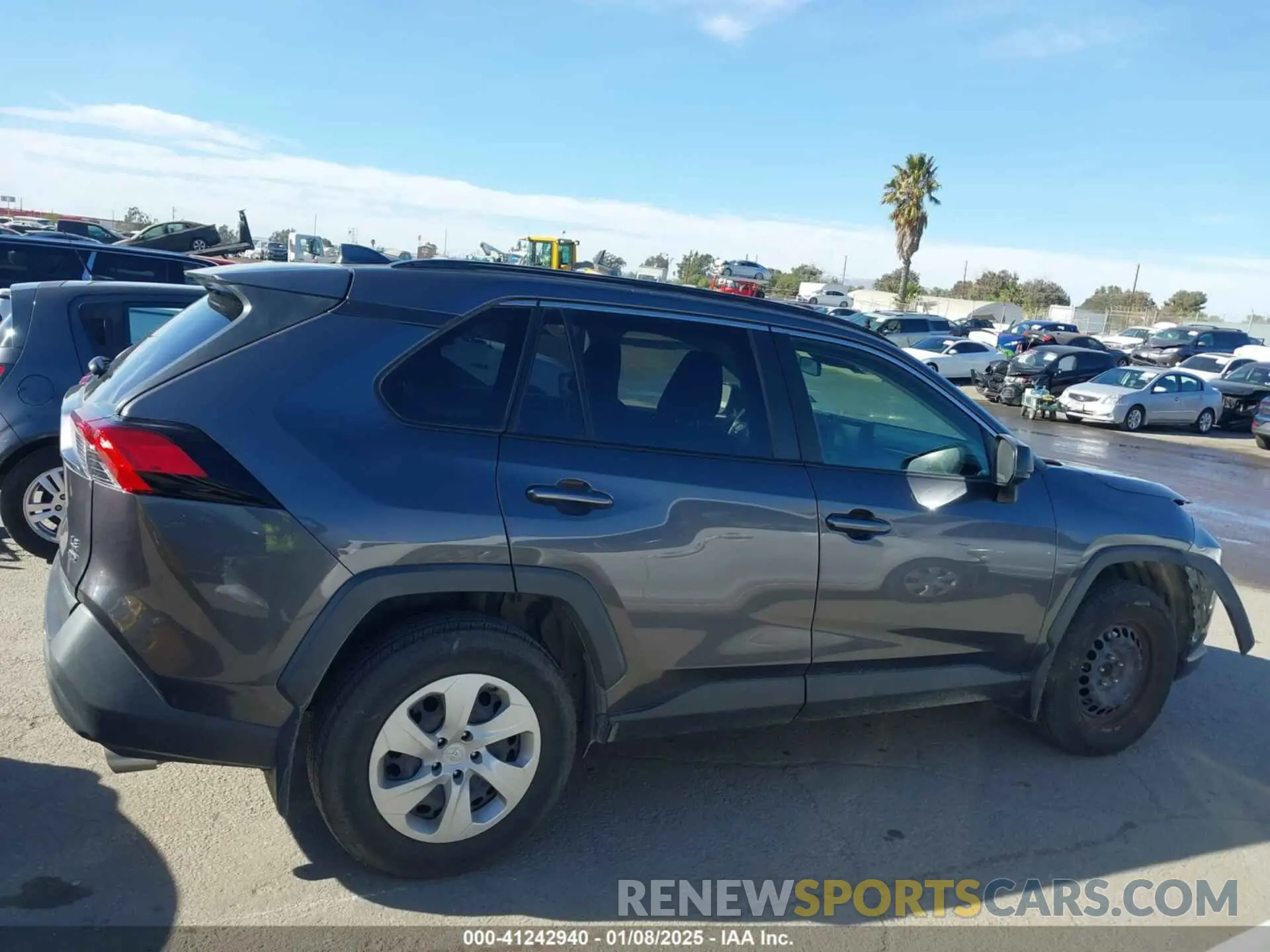 14 Photograph of a damaged car JTMF1RFV7KJ023657 TOYOTA RAV4 2019