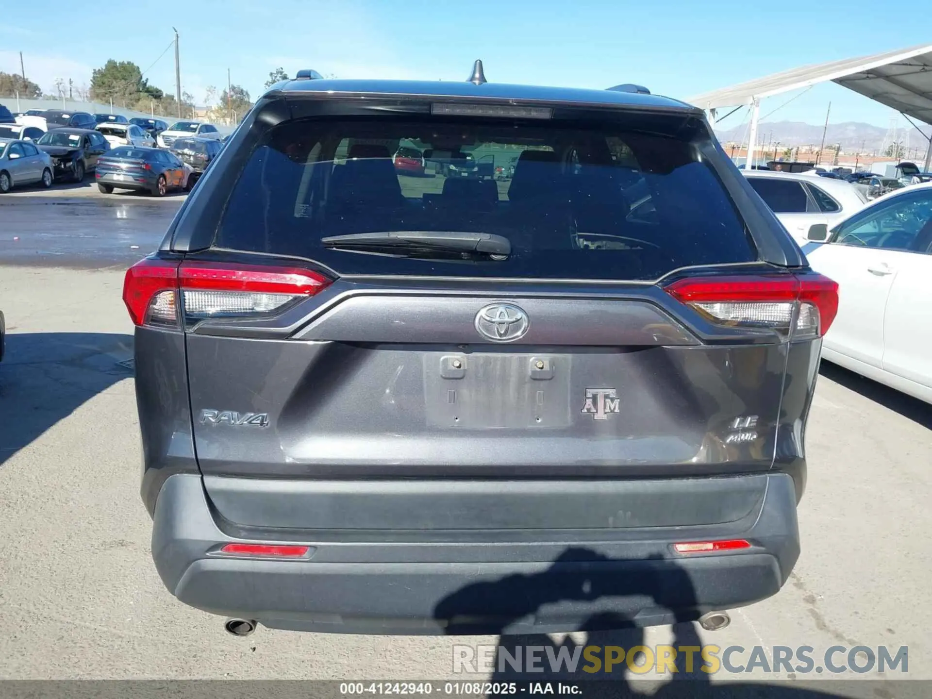 17 Photograph of a damaged car JTMF1RFV7KJ023657 TOYOTA RAV4 2019