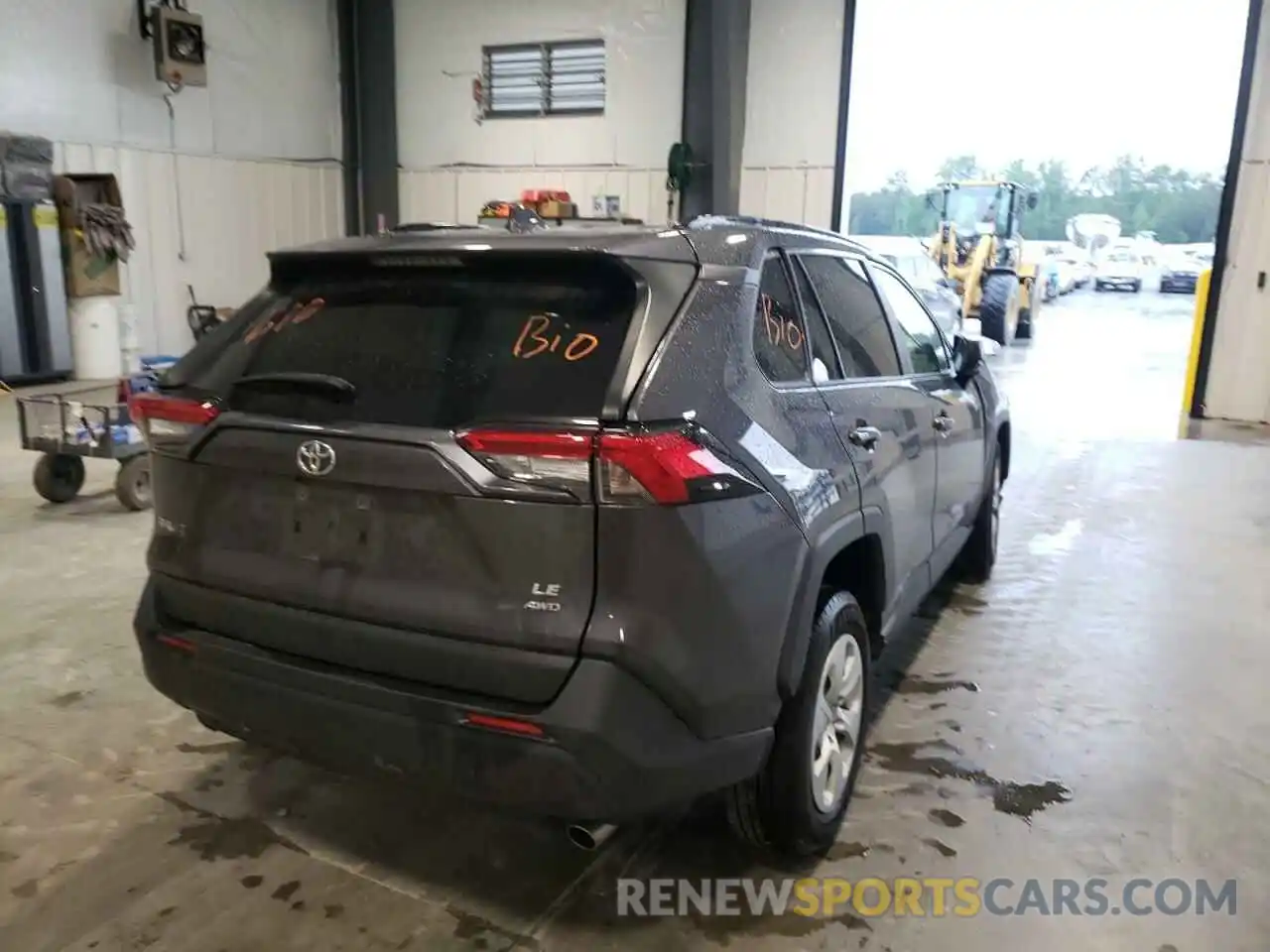 4 Photograph of a damaged car JTMF1RFV7KJ024565 TOYOTA RAV4 2019