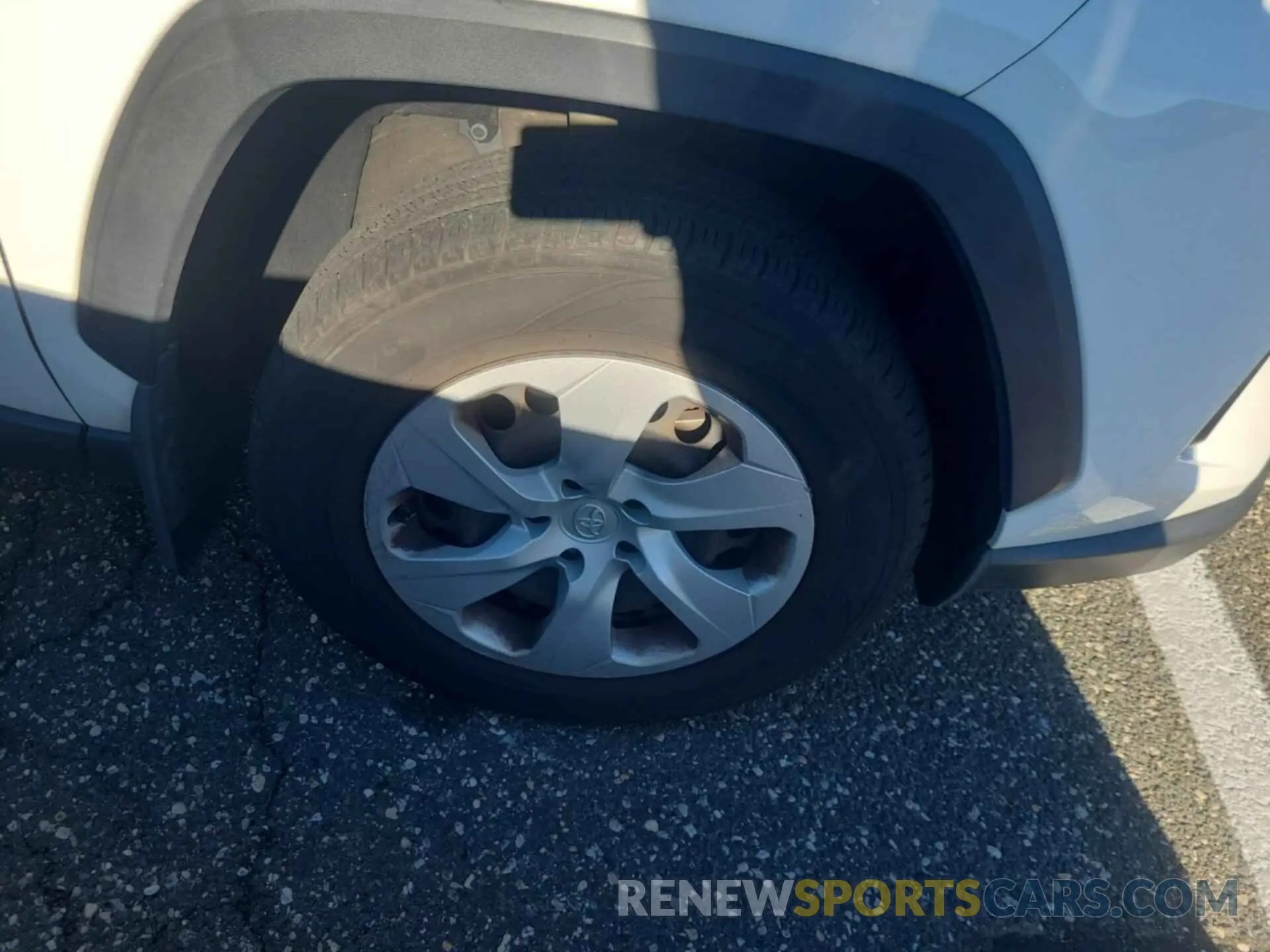 10 Photograph of a damaged car JTMF1RFV9KD032276 TOYOTA RAV4 2019