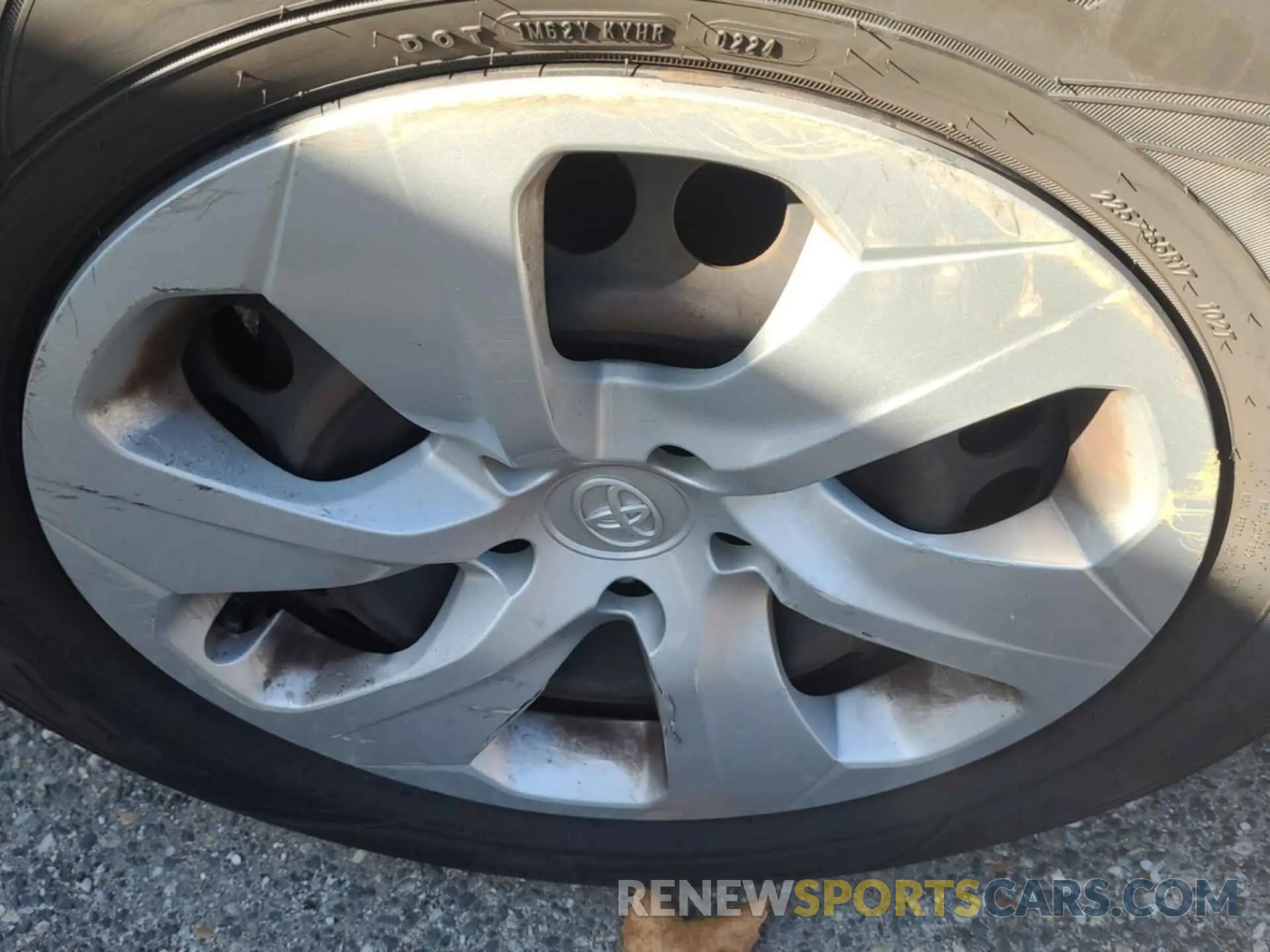 2 Photograph of a damaged car JTMF1RFV9KD032276 TOYOTA RAV4 2019