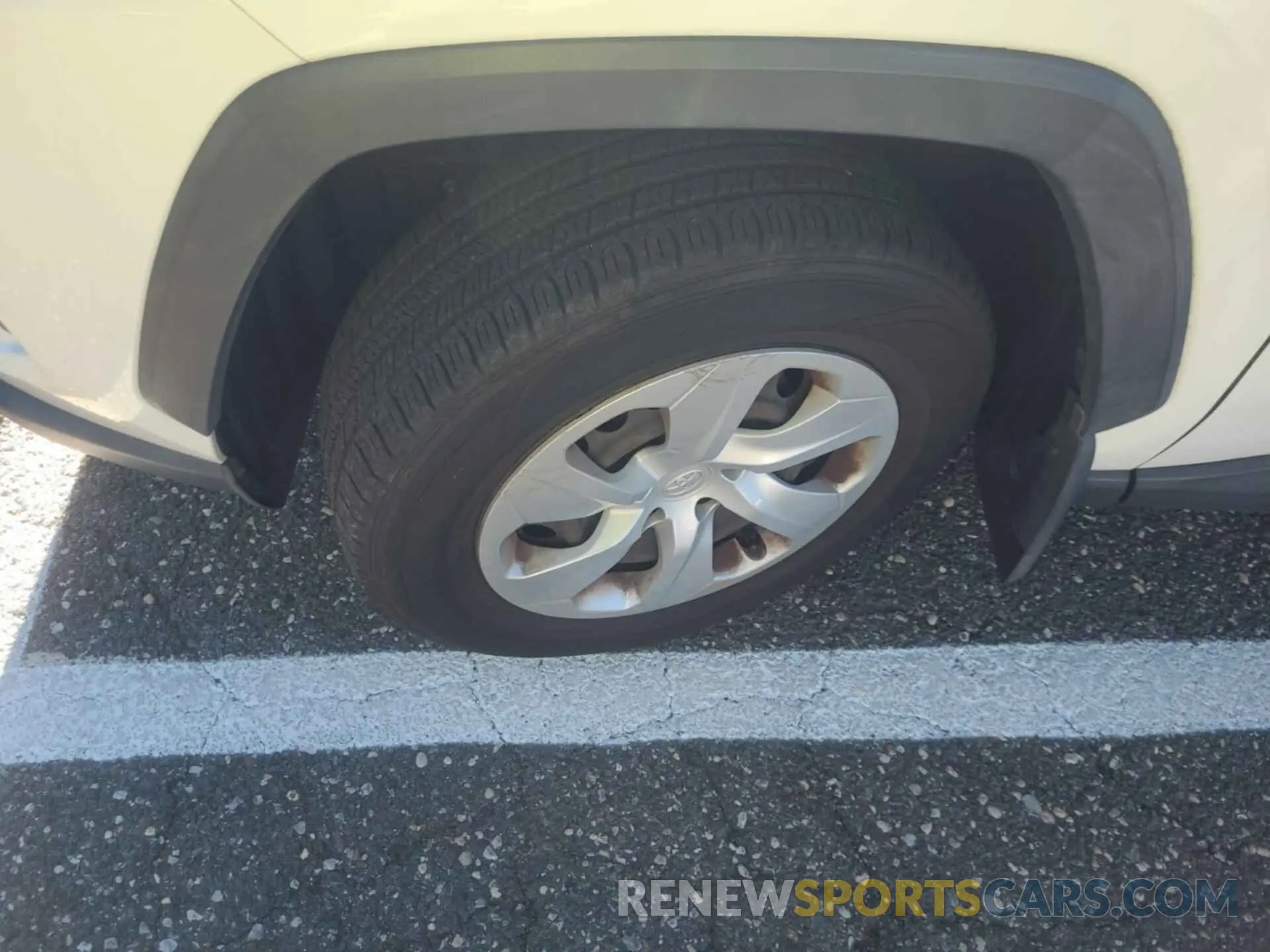 21 Photograph of a damaged car JTMF1RFV9KD032276 TOYOTA RAV4 2019