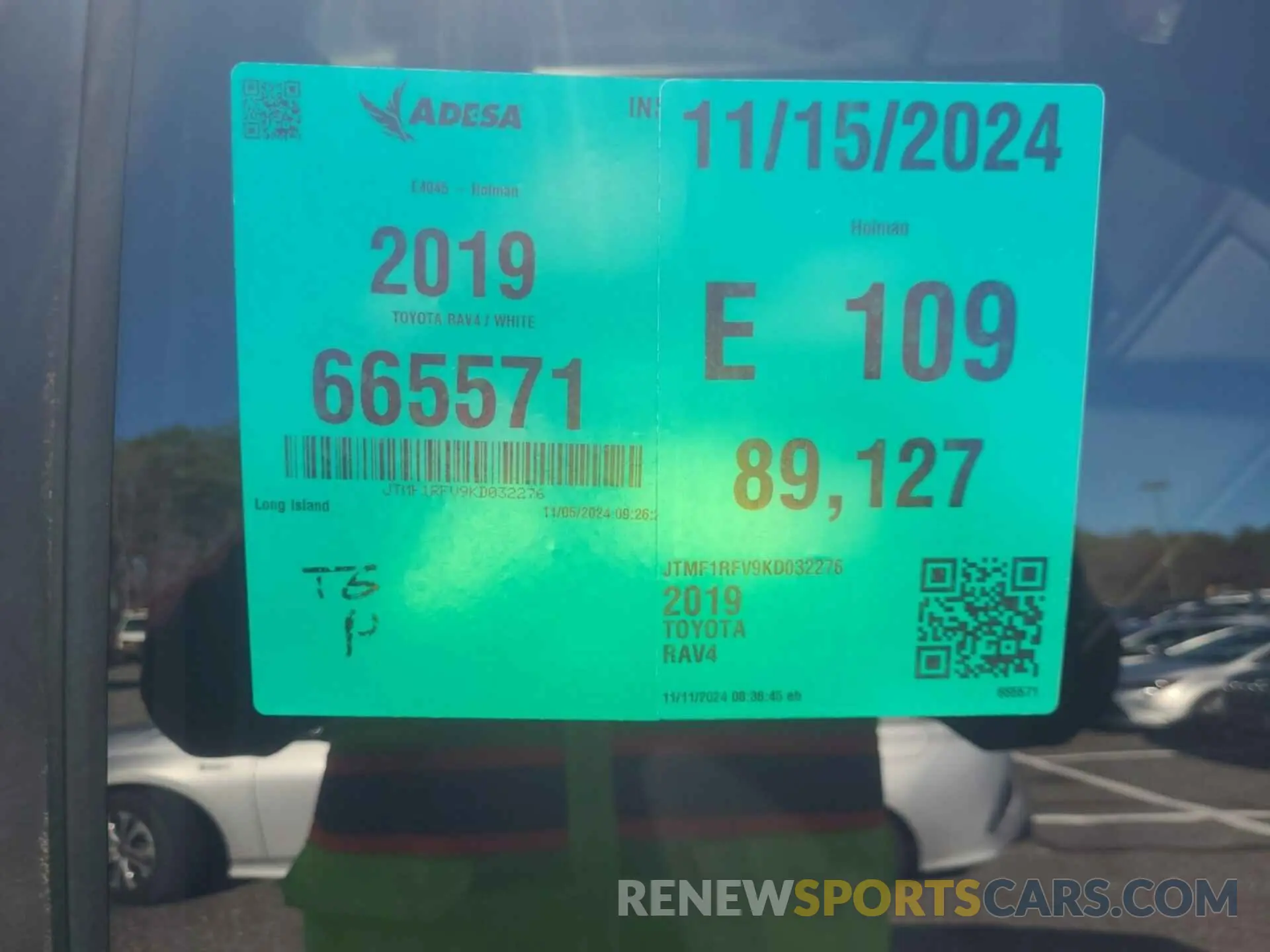 28 Photograph of a damaged car JTMF1RFV9KD032276 TOYOTA RAV4 2019