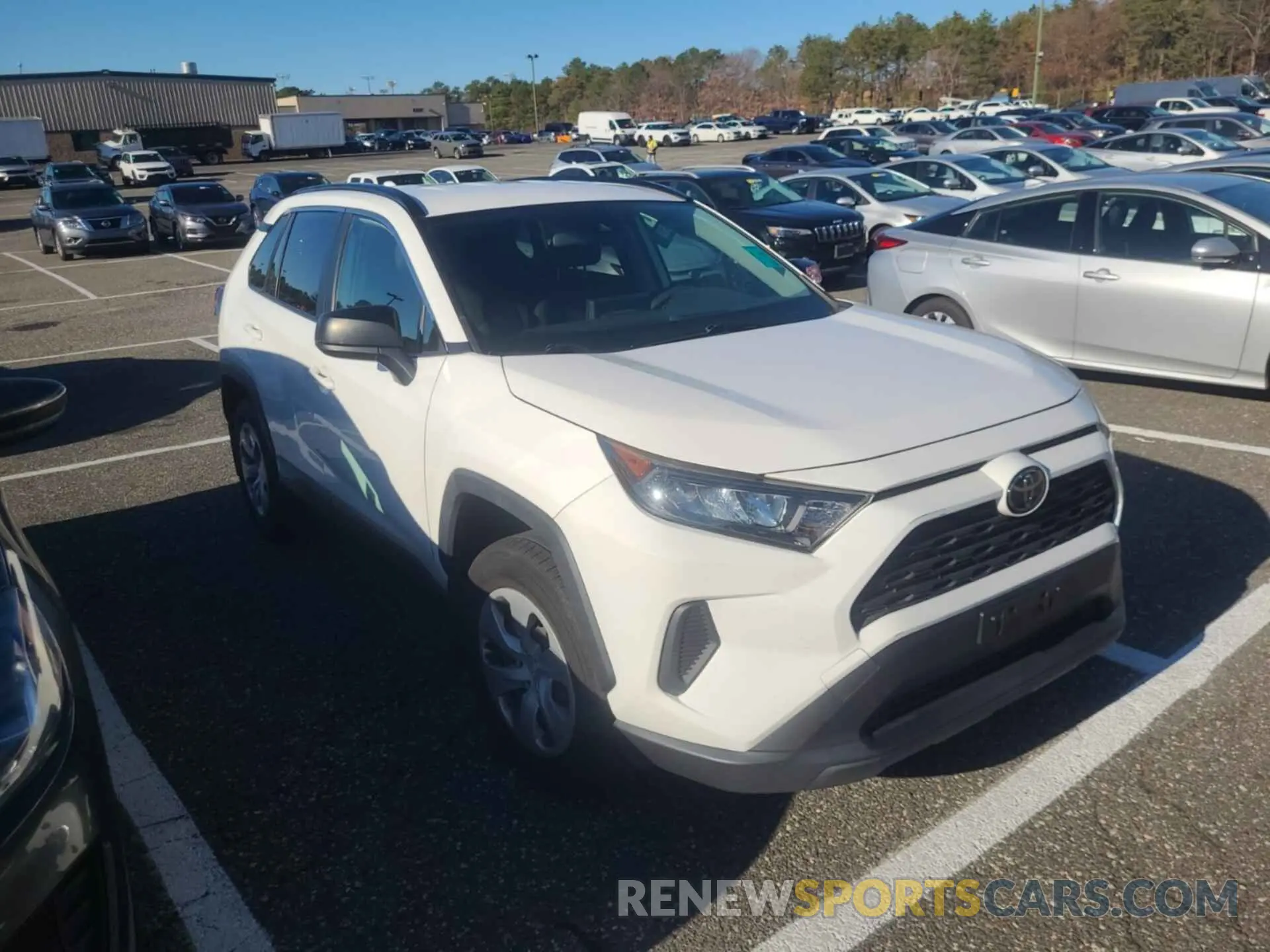 4 Photograph of a damaged car JTMF1RFV9KD032276 TOYOTA RAV4 2019