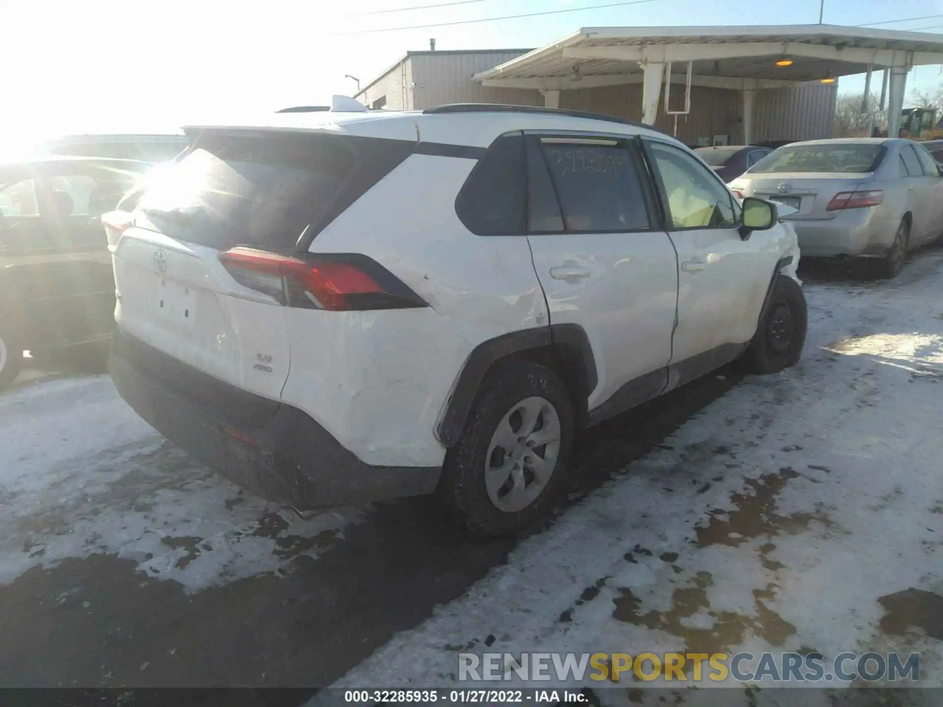 4 Photograph of a damaged car JTMF1RFV9KD041544 TOYOTA RAV4 2019