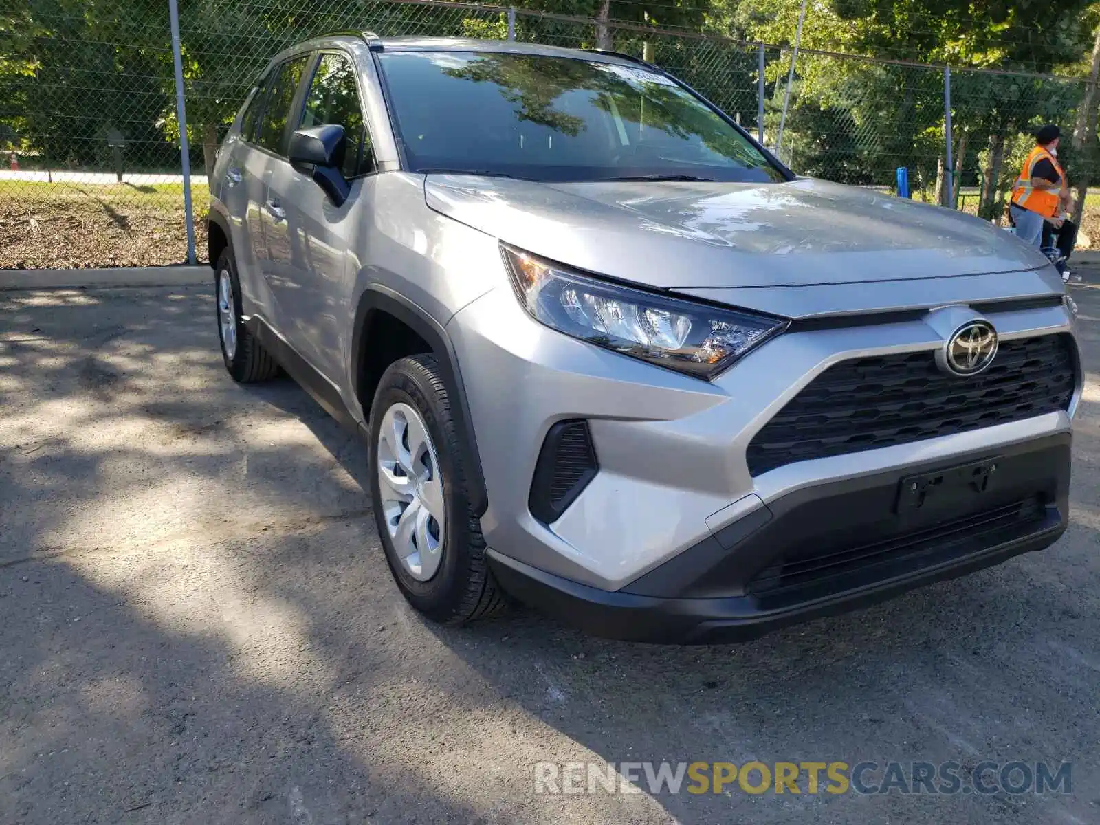 1 Photograph of a damaged car JTMF1RFVXKD017642 TOYOTA RAV4 2019