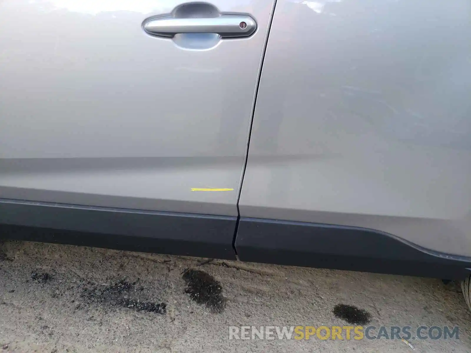 9 Photograph of a damaged car JTMF1RFVXKD017642 TOYOTA RAV4 2019