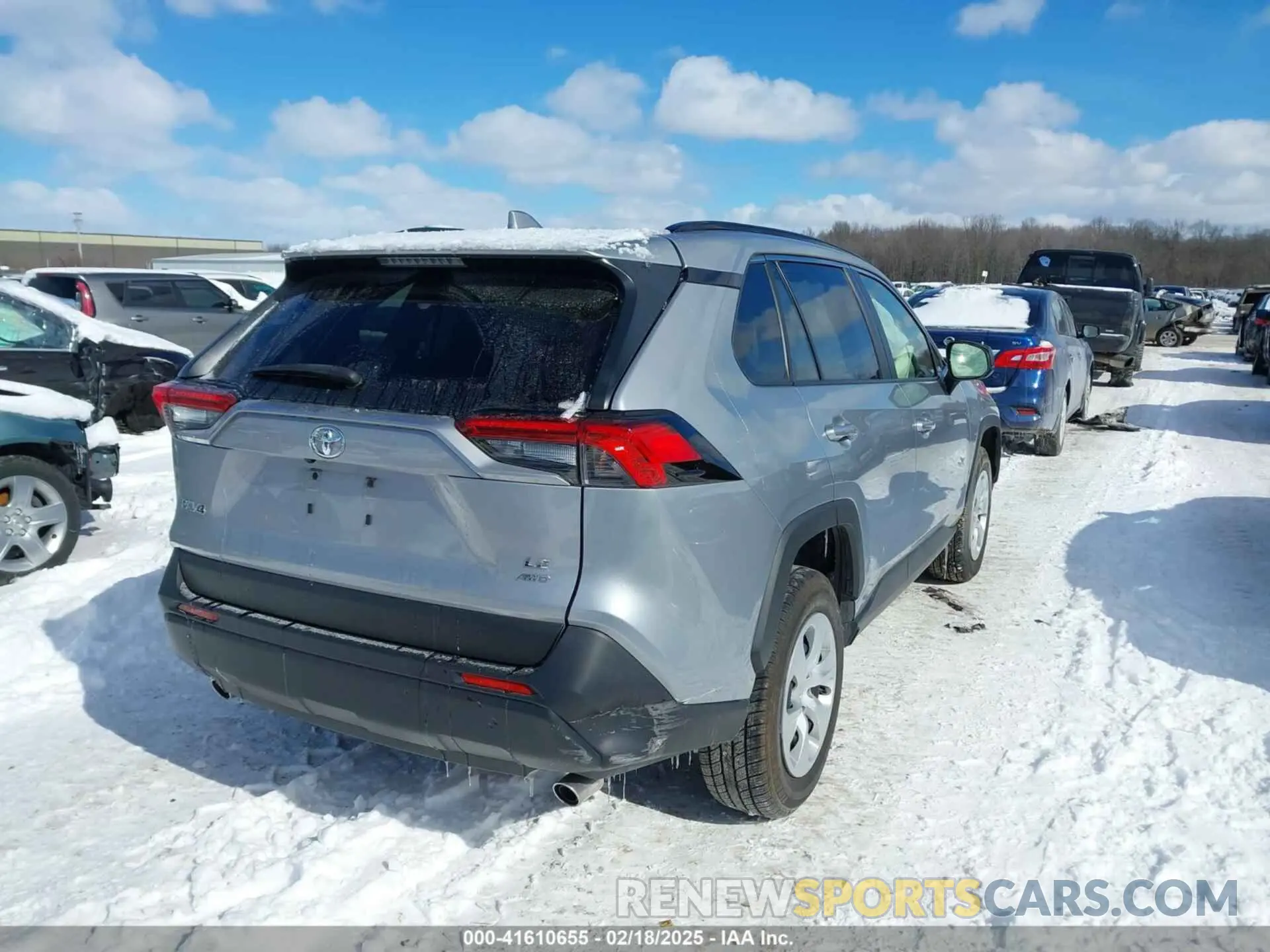 4 Photograph of a damaged car JTMF1RFVXKD044680 TOYOTA RAV4 2019