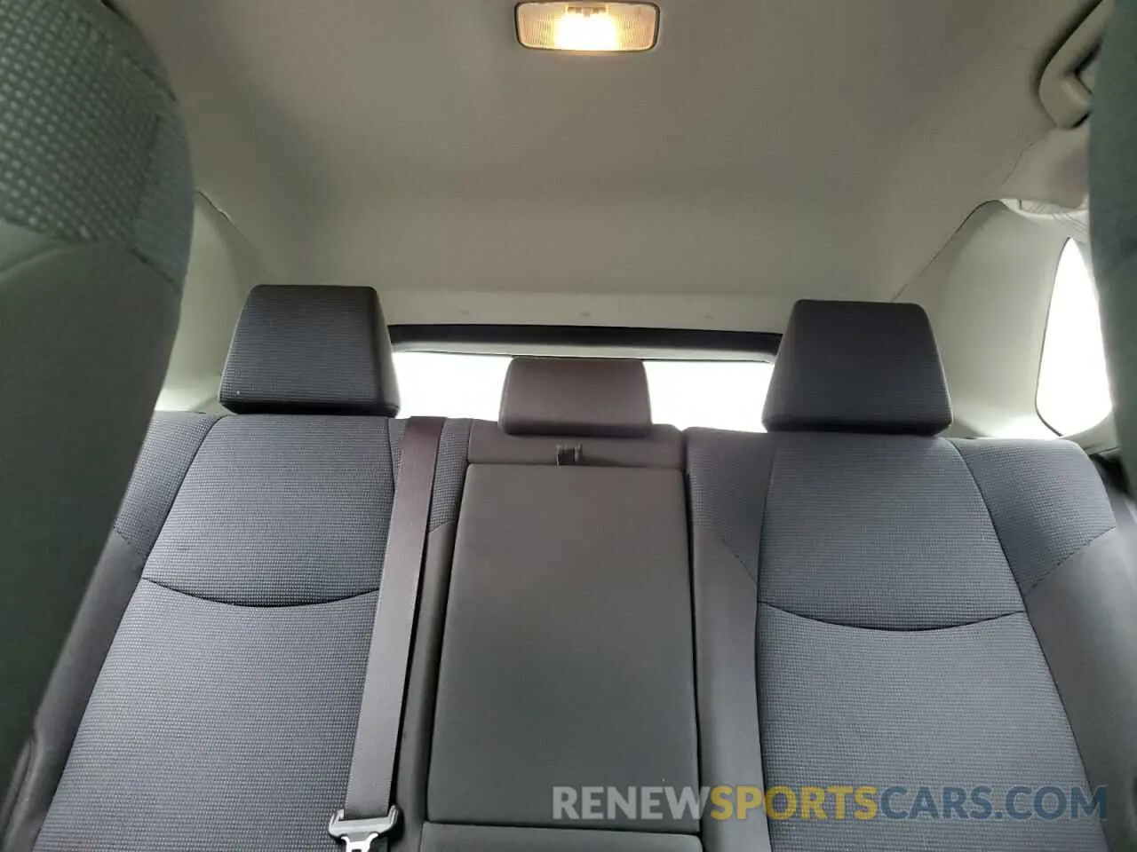 10 Photograph of a damaged car JTMF1RFVXKJ010725 TOYOTA RAV4 2019