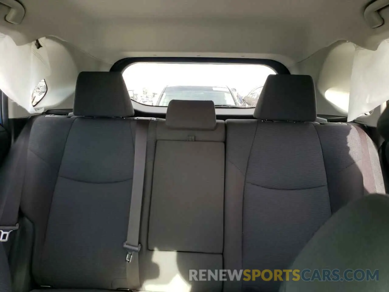10 Photograph of a damaged car JTMF1RFVXKJ014211 TOYOTA RAV4 2019