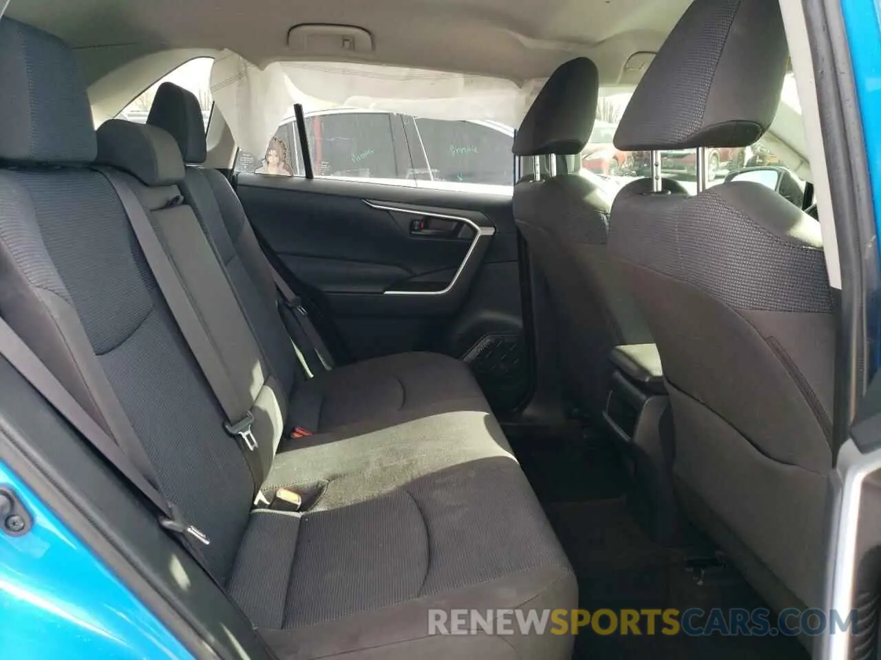 11 Photograph of a damaged car JTMF1RFVXKJ014211 TOYOTA RAV4 2019