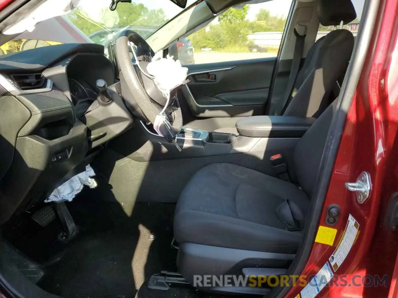 7 Photograph of a damaged car JTMG1RFV0KD021803 TOYOTA RAV4 2019