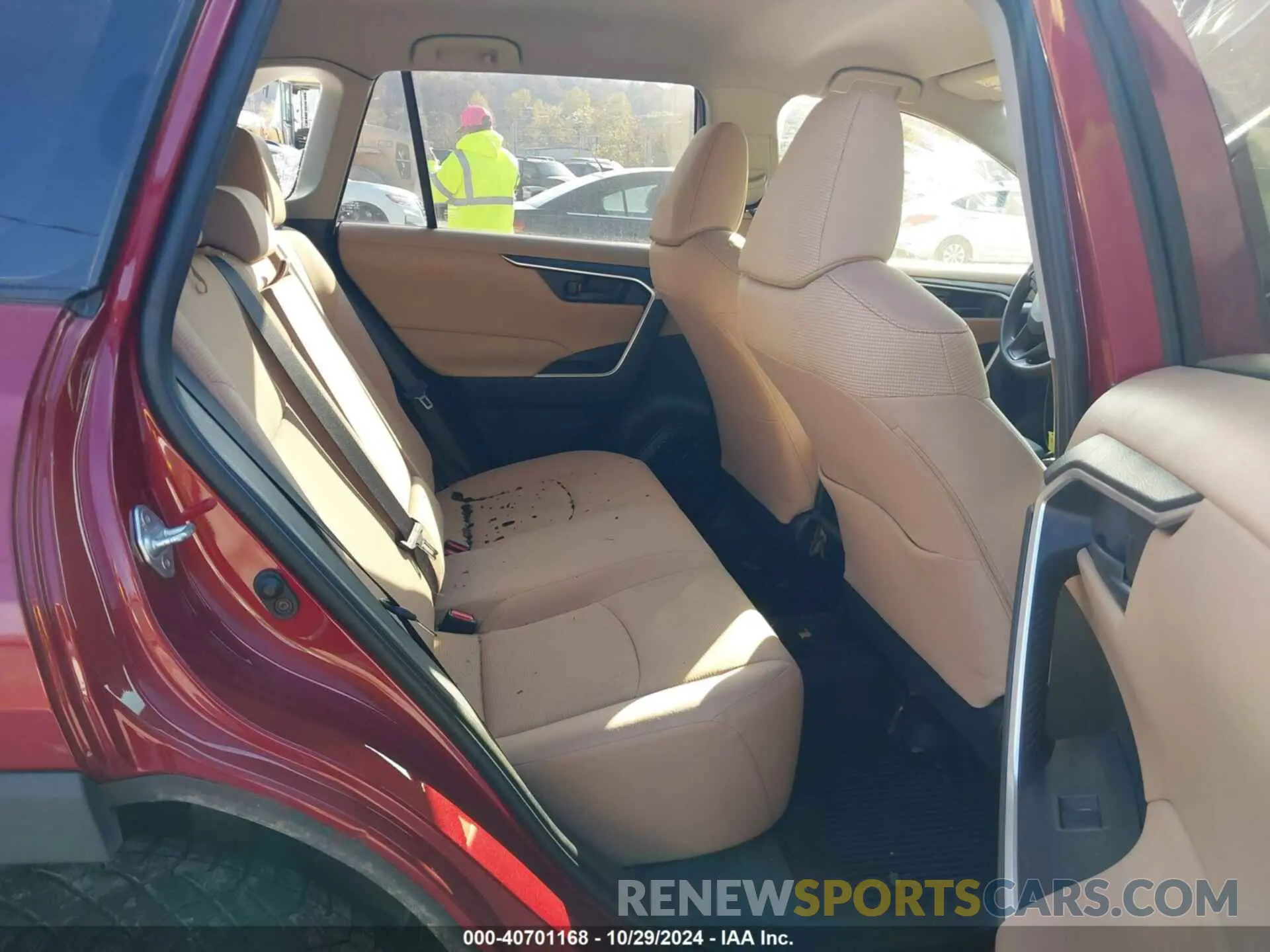 8 Photograph of a damaged car JTMG1RFV0KD040125 TOYOTA RAV4 2019