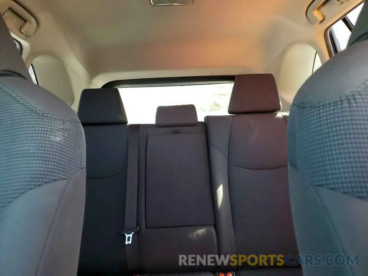10 Photograph of a damaged car JTMG1RFV0KJ007840 TOYOTA RAV4 2019