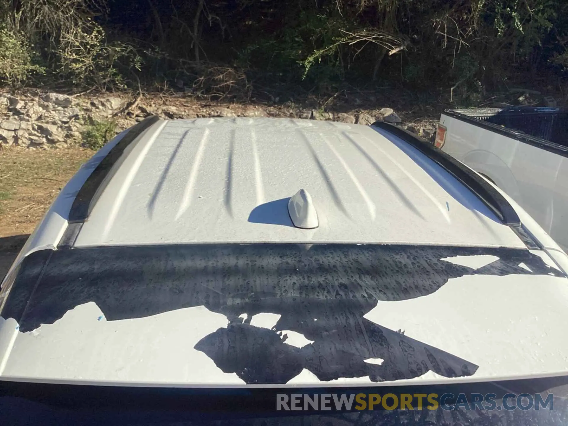 2 Photograph of a damaged car JTMG1RFV1KD033166 TOYOTA RAV4 2019