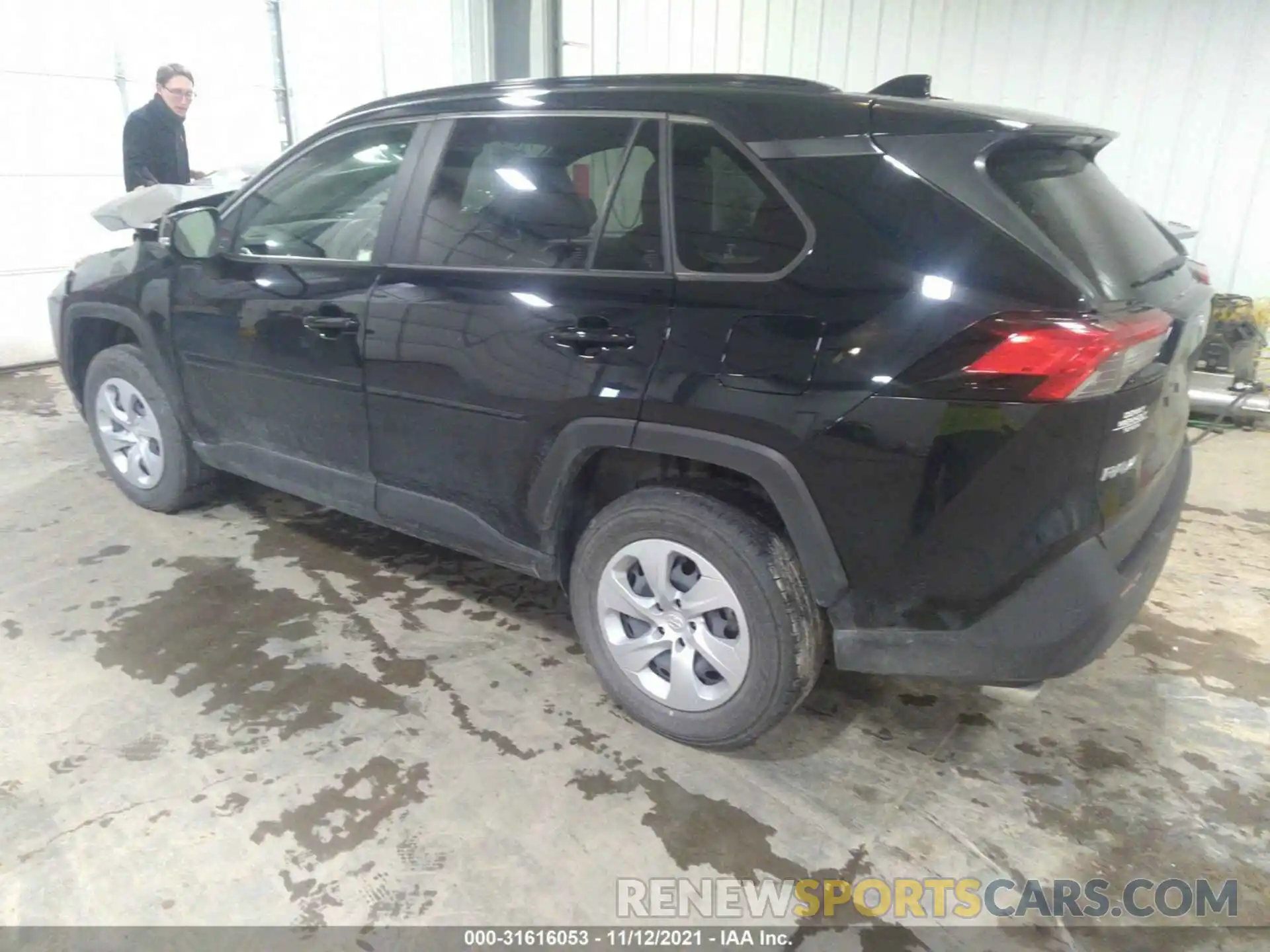 3 Photograph of a damaged car JTMG1RFV1KJ006888 TOYOTA RAV4 2019