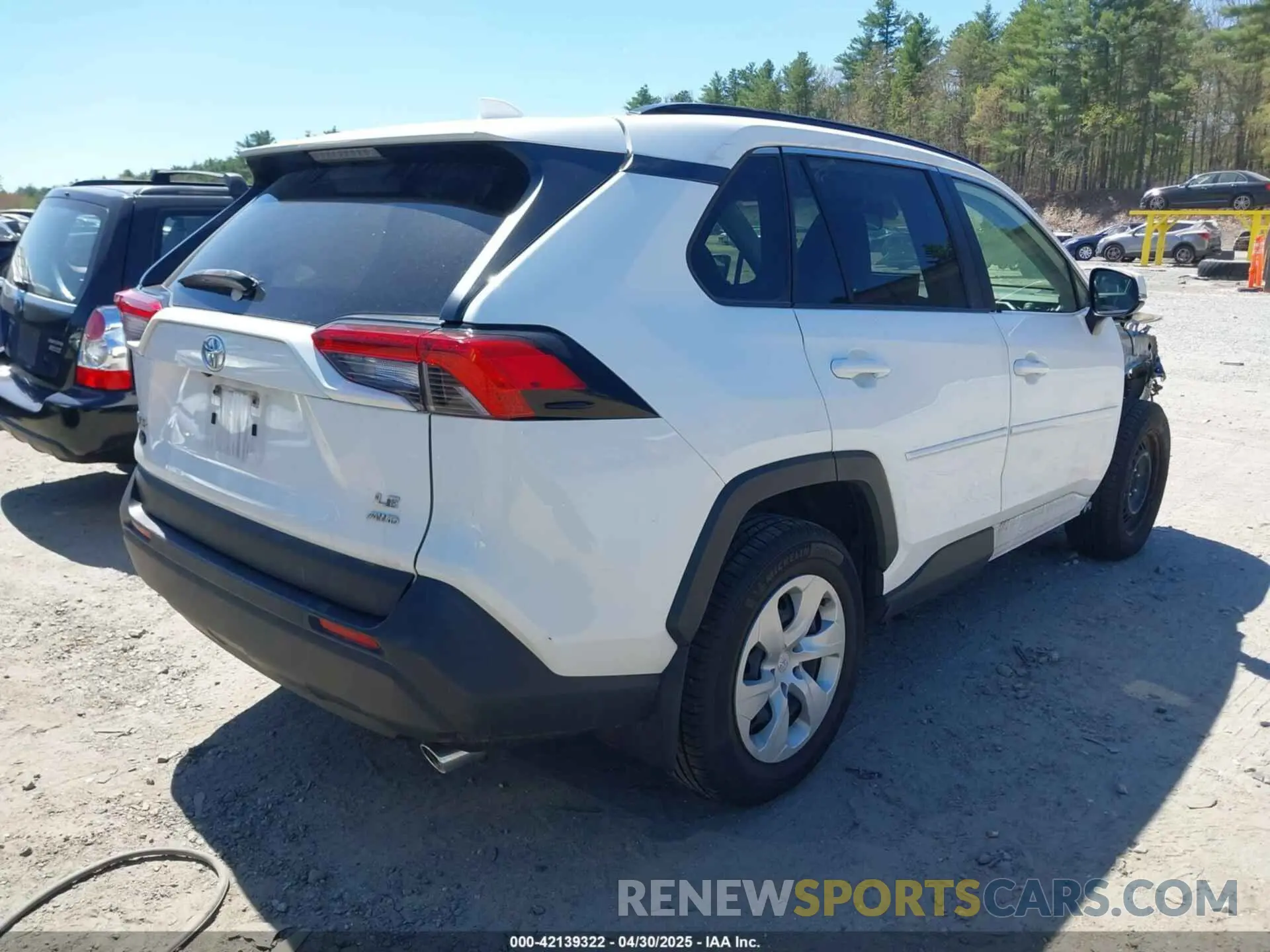 4 Photograph of a damaged car JTMG1RFV3KD007040 TOYOTA RAV4 2019