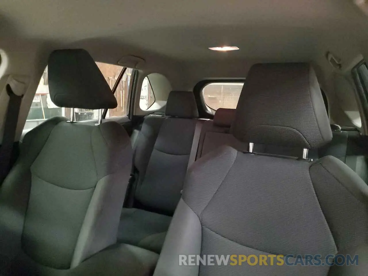 10 Photograph of a damaged car JTMG1RFV3KJ004902 TOYOTA RAV4 2019