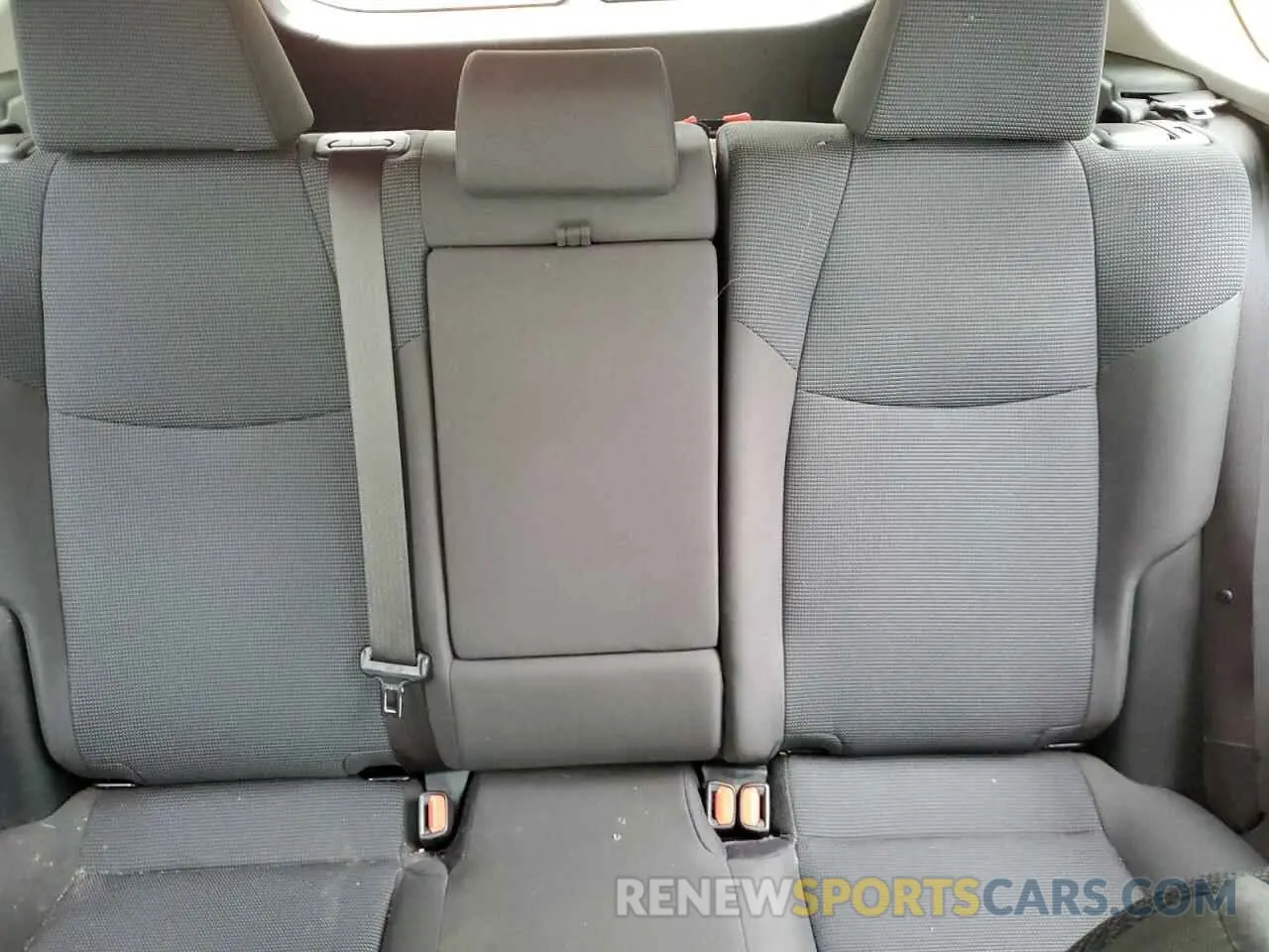 10 Photograph of a damaged car JTMG1RFV4KD004180 TOYOTA RAV4 2019