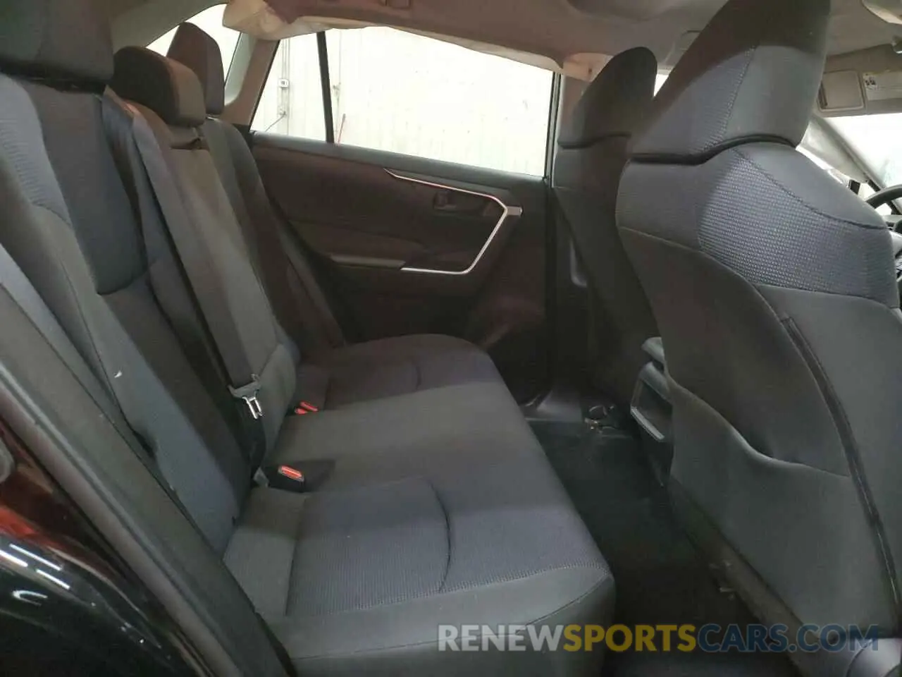 11 Photograph of a damaged car JTMG1RFV4KD008682 TOYOTA RAV4 2019