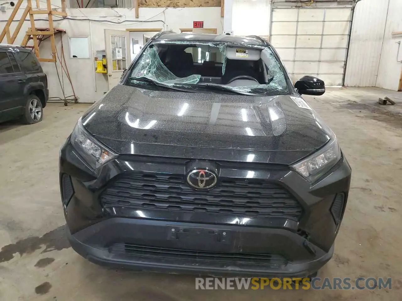 5 Photograph of a damaged car JTMG1RFV4KD008682 TOYOTA RAV4 2019