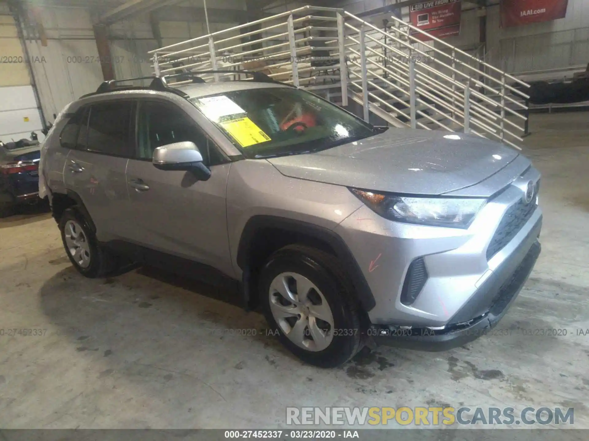 1 Photograph of a damaged car JTMG1RFV4KD019035 TOYOTA RAV4 2019