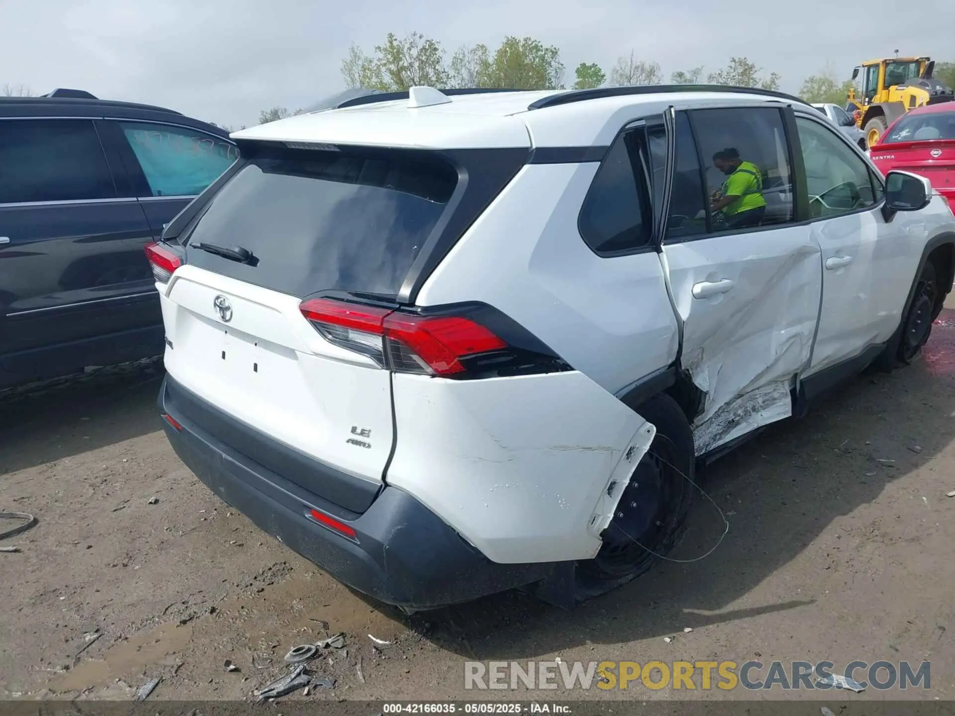 4 Photograph of a damaged car JTMG1RFV4KD022825 TOYOTA RAV4 2019