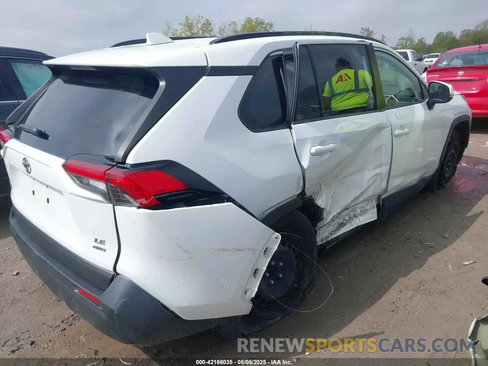 6 Photograph of a damaged car JTMG1RFV4KD022825 TOYOTA RAV4 2019