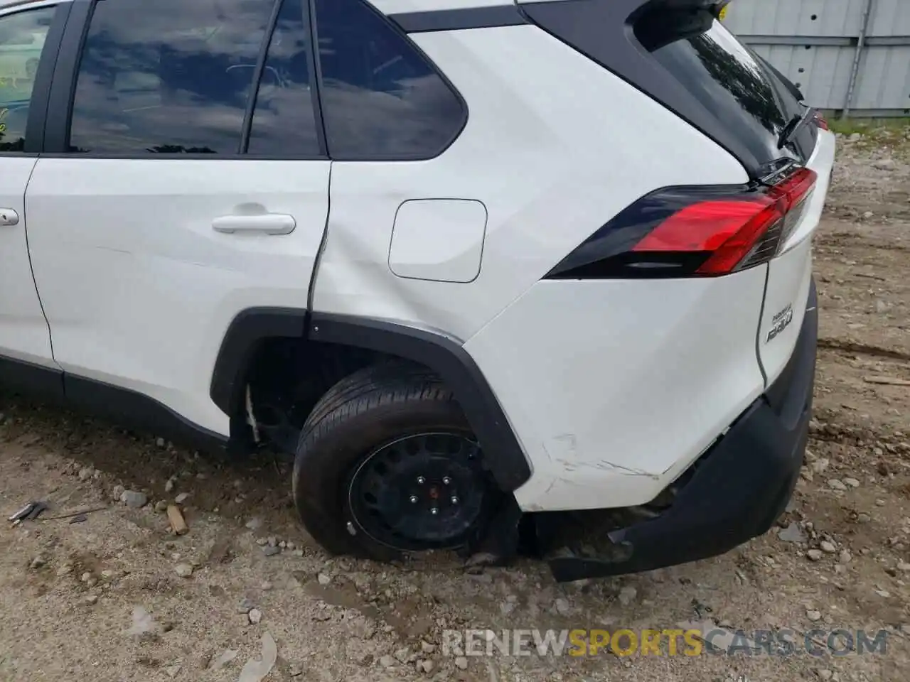 9 Photograph of a damaged car JTMG1RFV4KJ008909 TOYOTA RAV4 2019