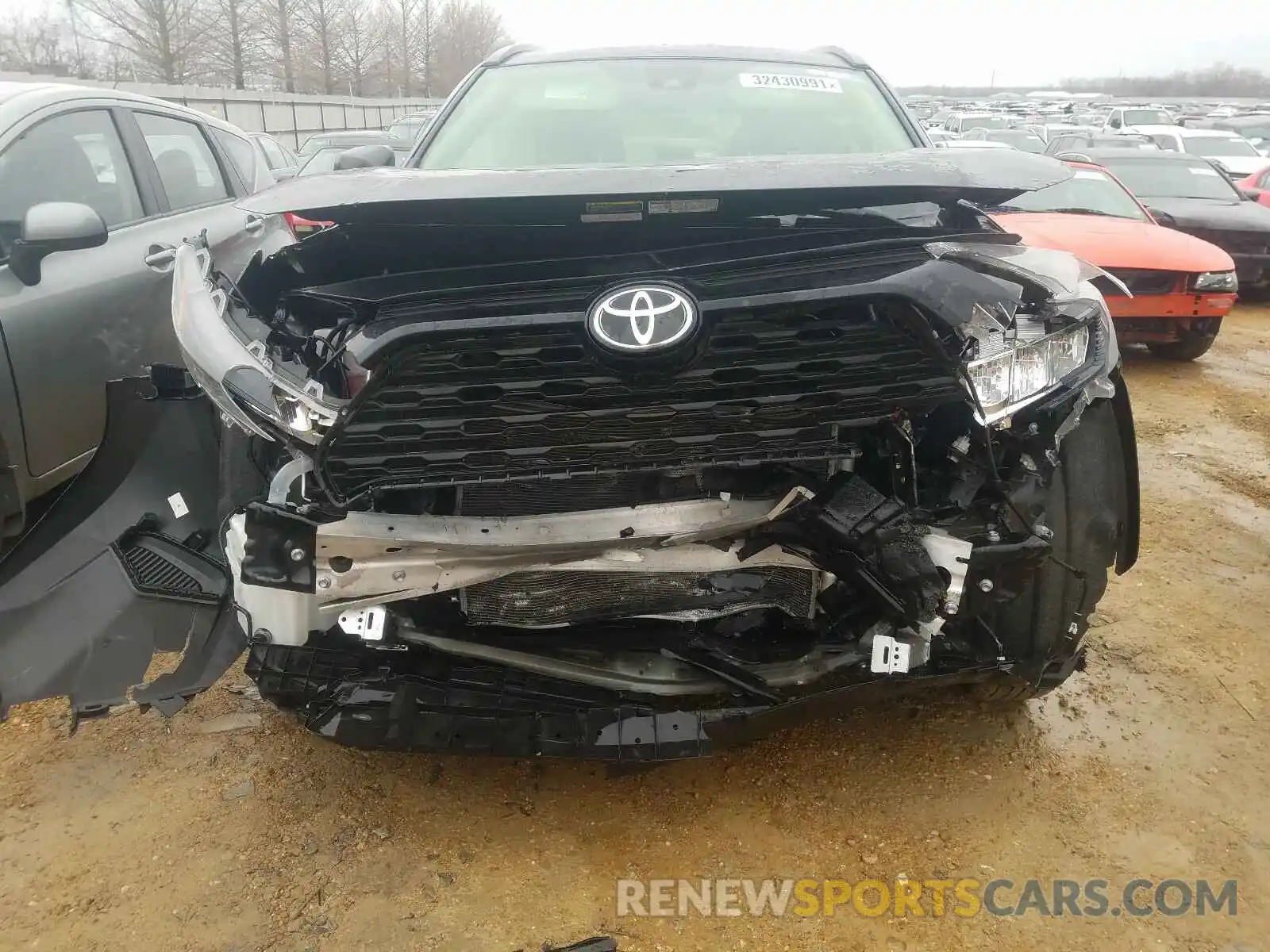 9 Photograph of a damaged car JTMG1RFV4KJ012281 TOYOTA RAV4 2019