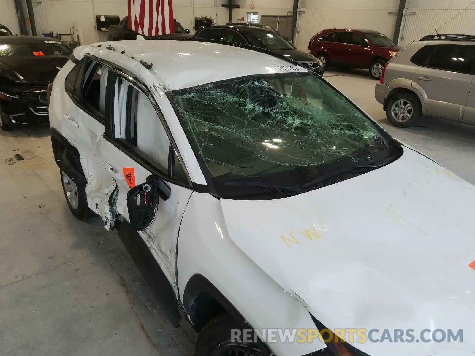 9 Photograph of a damaged car JTMG1RFV4KJ012488 TOYOTA RAV4 2019