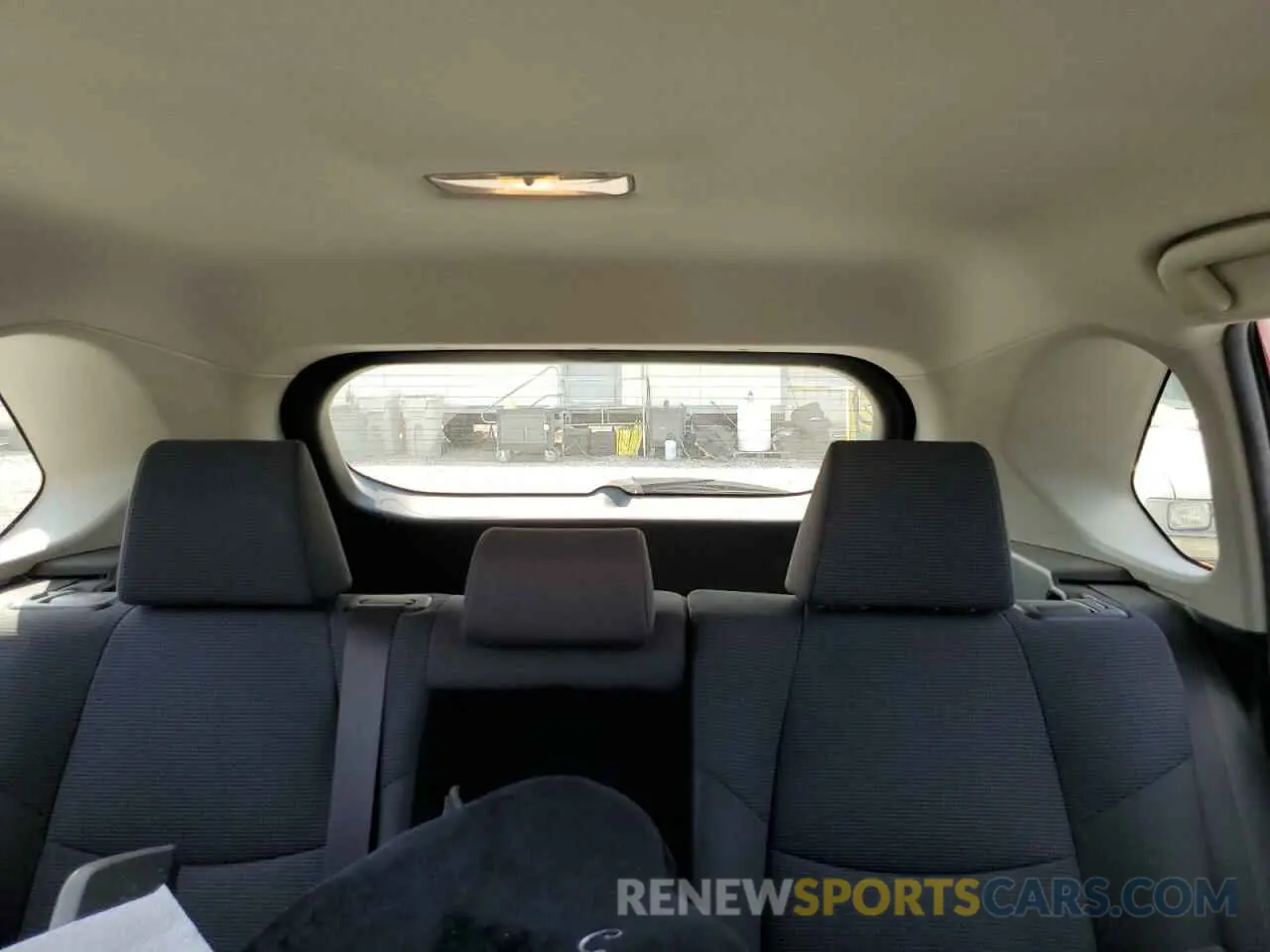 10 Photograph of a damaged car JTMG1RFV4KJ016086 TOYOTA RAV4 2019