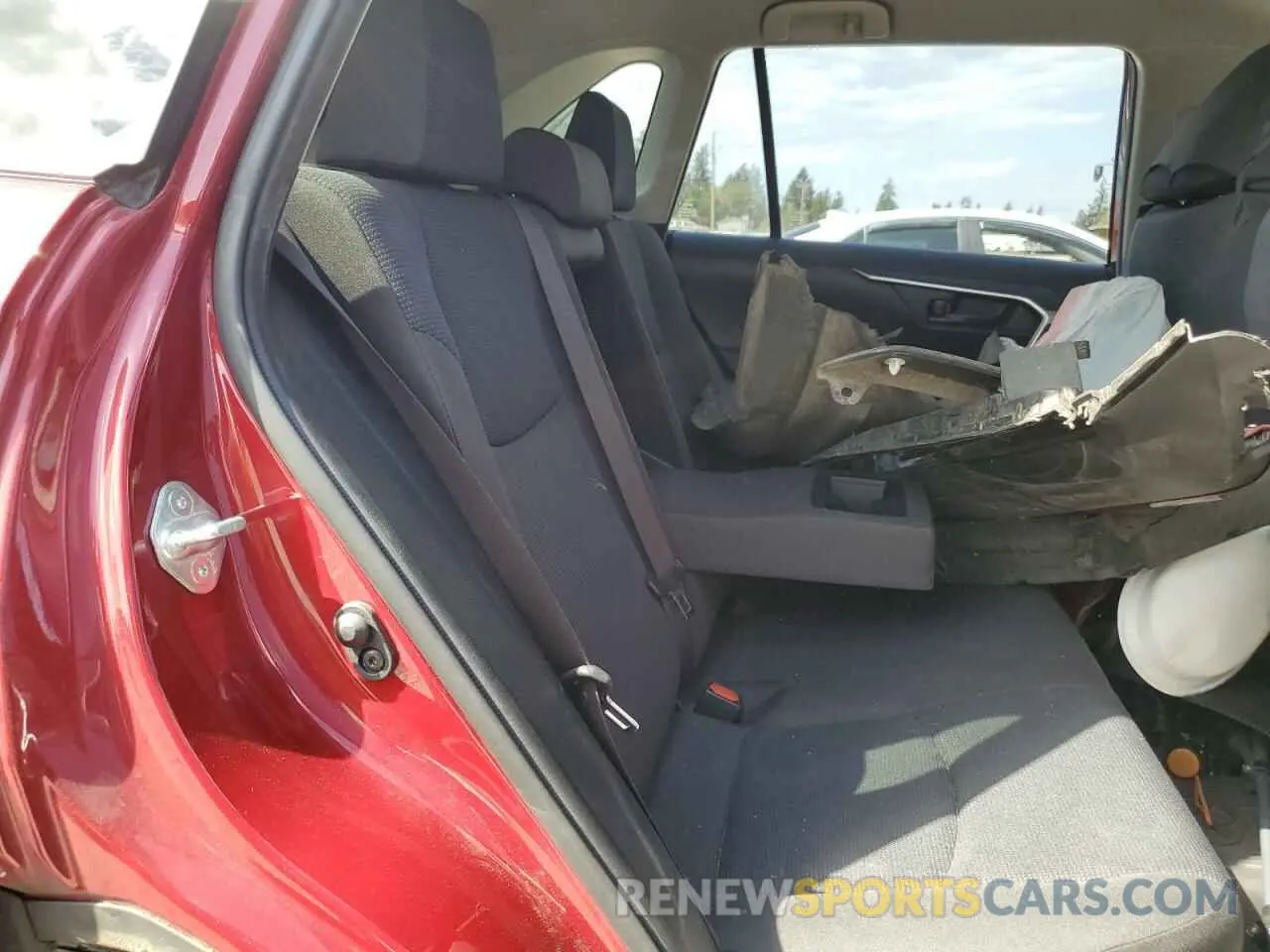 11 Photograph of a damaged car JTMG1RFV4KJ016086 TOYOTA RAV4 2019