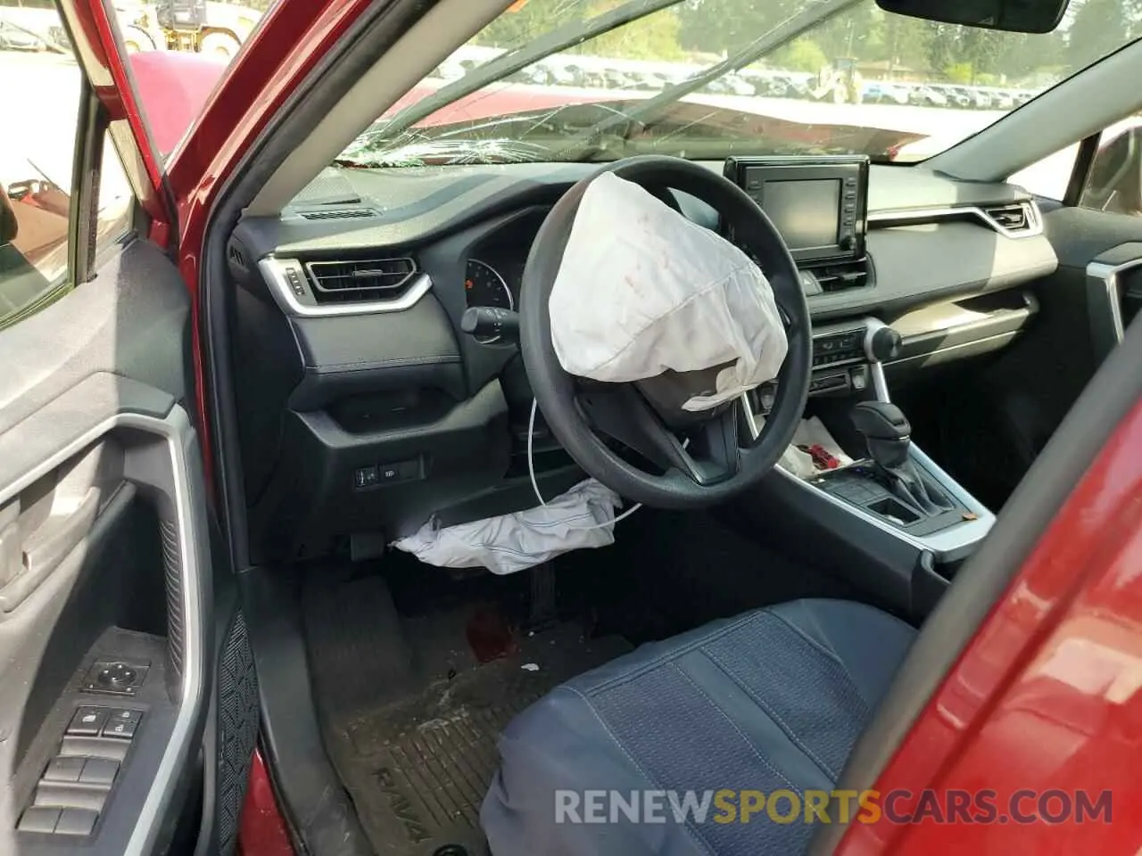 8 Photograph of a damaged car JTMG1RFV4KJ016086 TOYOTA RAV4 2019