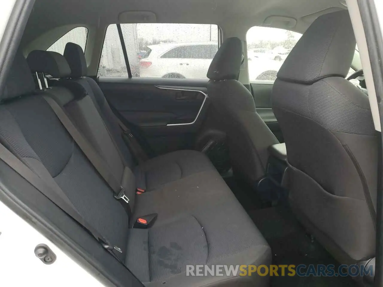 11 Photograph of a damaged car JTMG1RFV5KD015060 TOYOTA RAV4 2019