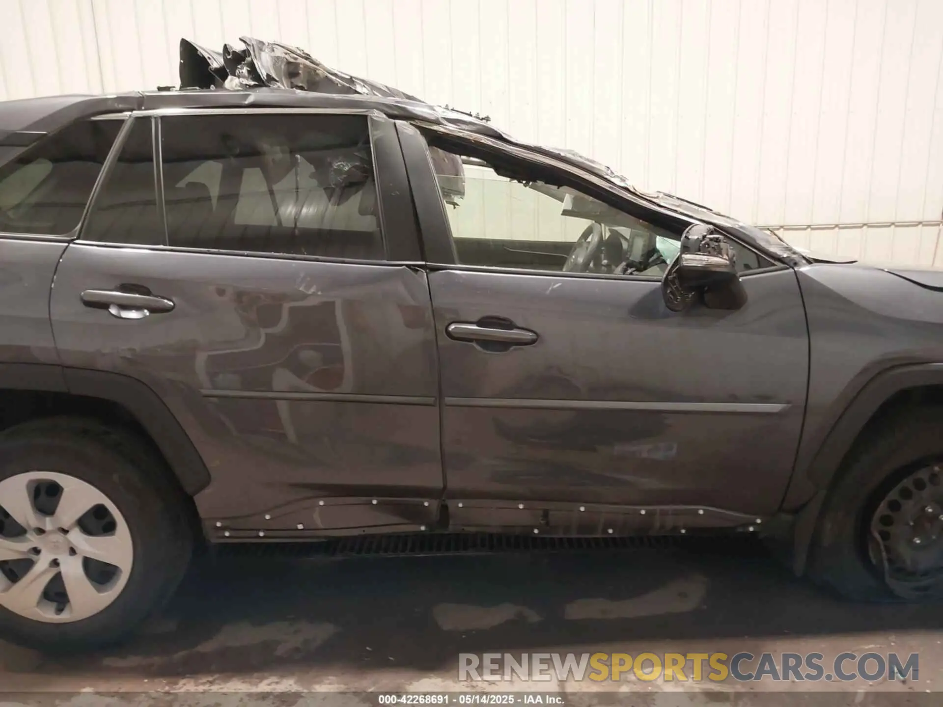 14 Photograph of a damaged car JTMG1RFV5KD502307 TOYOTA RAV4 2019