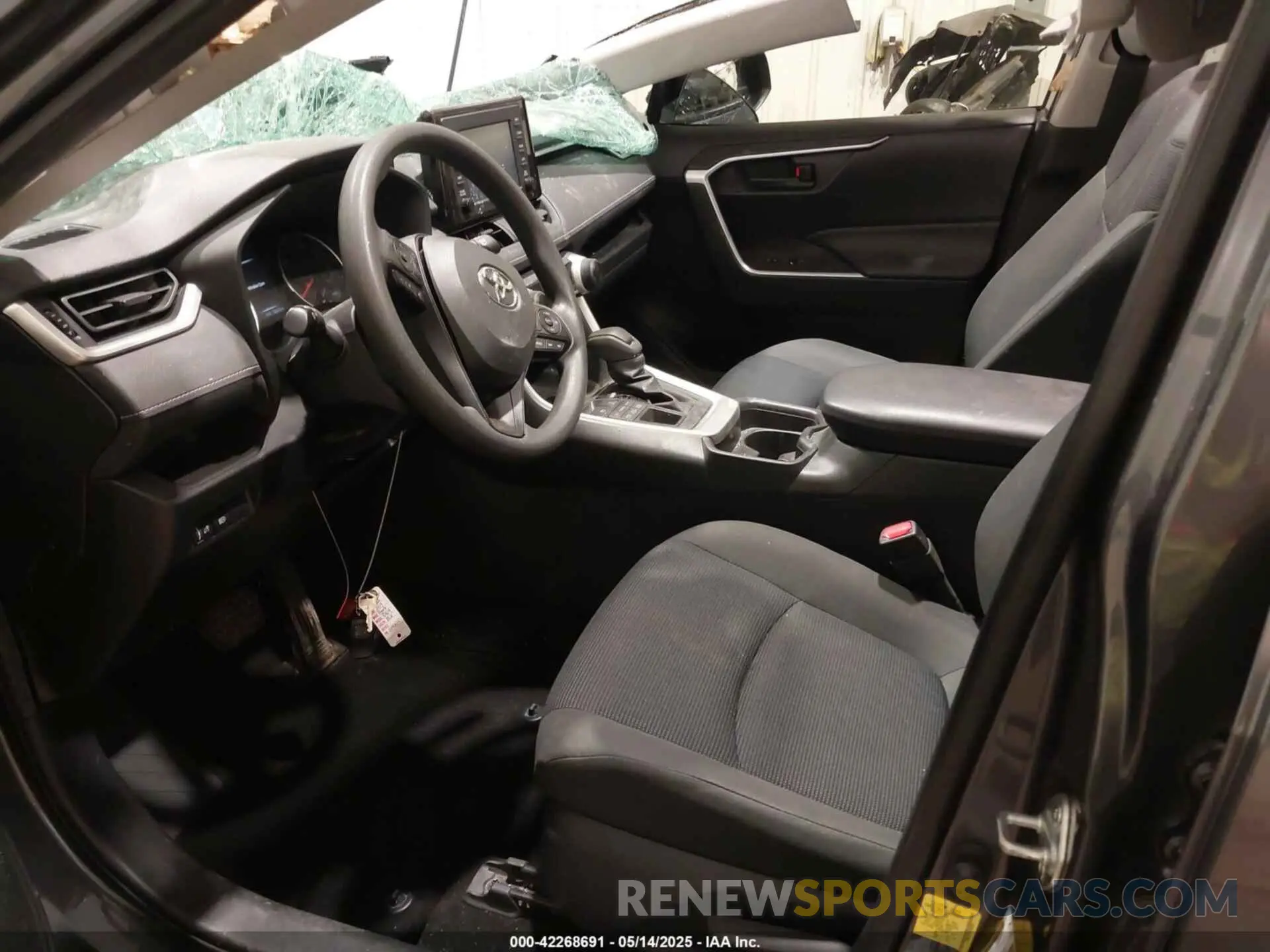 5 Photograph of a damaged car JTMG1RFV5KD502307 TOYOTA RAV4 2019