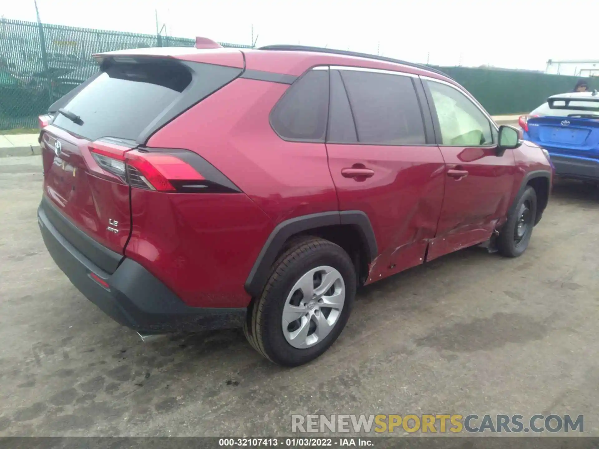 4 Photograph of a damaged car JTMG1RFV5KJ003881 TOYOTA RAV4 2019