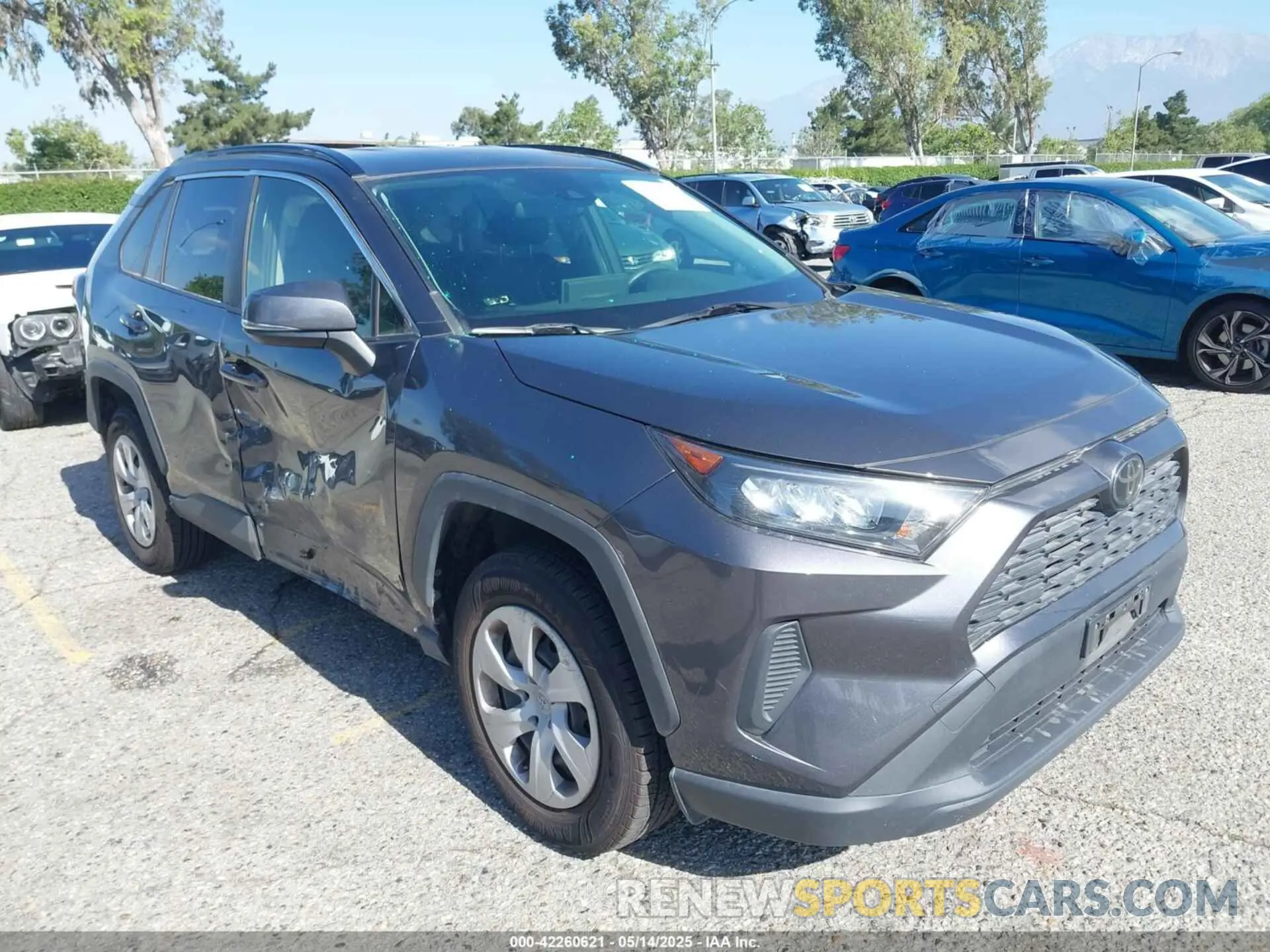 1 Photograph of a damaged car JTMG1RFV5KJ010605 TOYOTA RAV4 2019