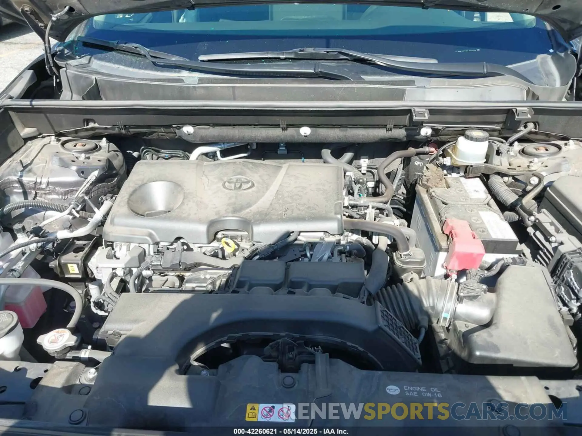 10 Photograph of a damaged car JTMG1RFV5KJ010605 TOYOTA RAV4 2019