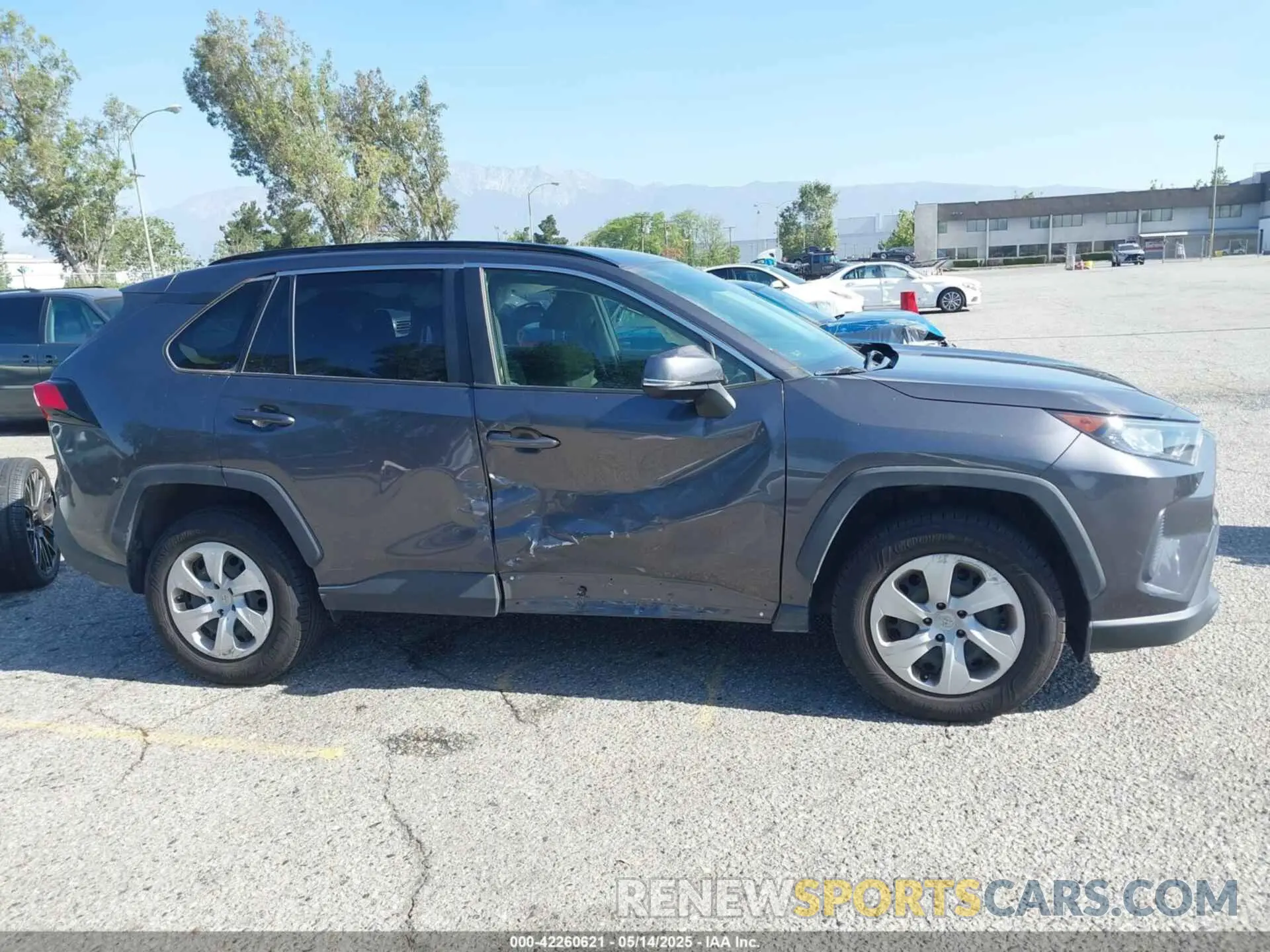 13 Photograph of a damaged car JTMG1RFV5KJ010605 TOYOTA RAV4 2019