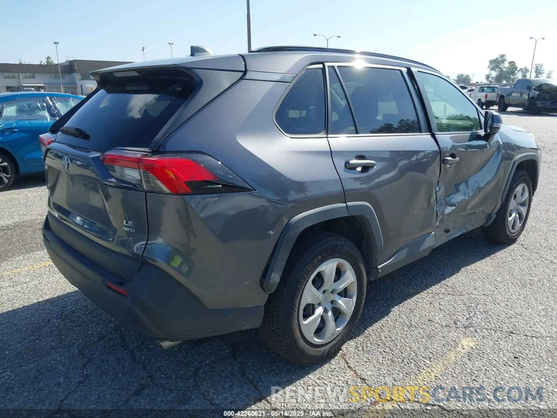 4 Photograph of a damaged car JTMG1RFV5KJ010605 TOYOTA RAV4 2019