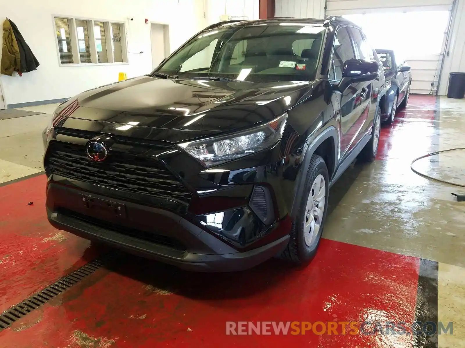 2 Photograph of a damaged car JTMG1RFV6KJ013688 TOYOTA RAV4 2019