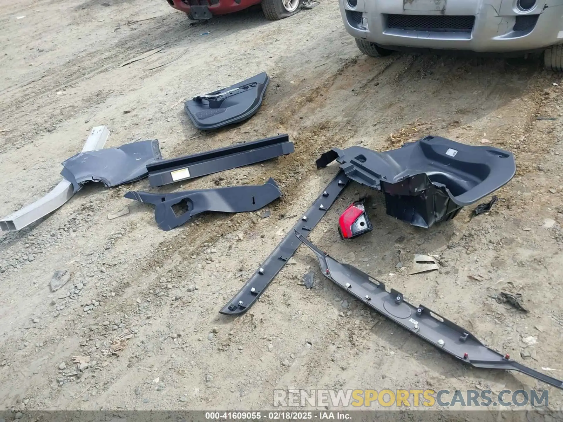 12 Photograph of a damaged car JTMG1RFV7KD017764 TOYOTA RAV4 2019