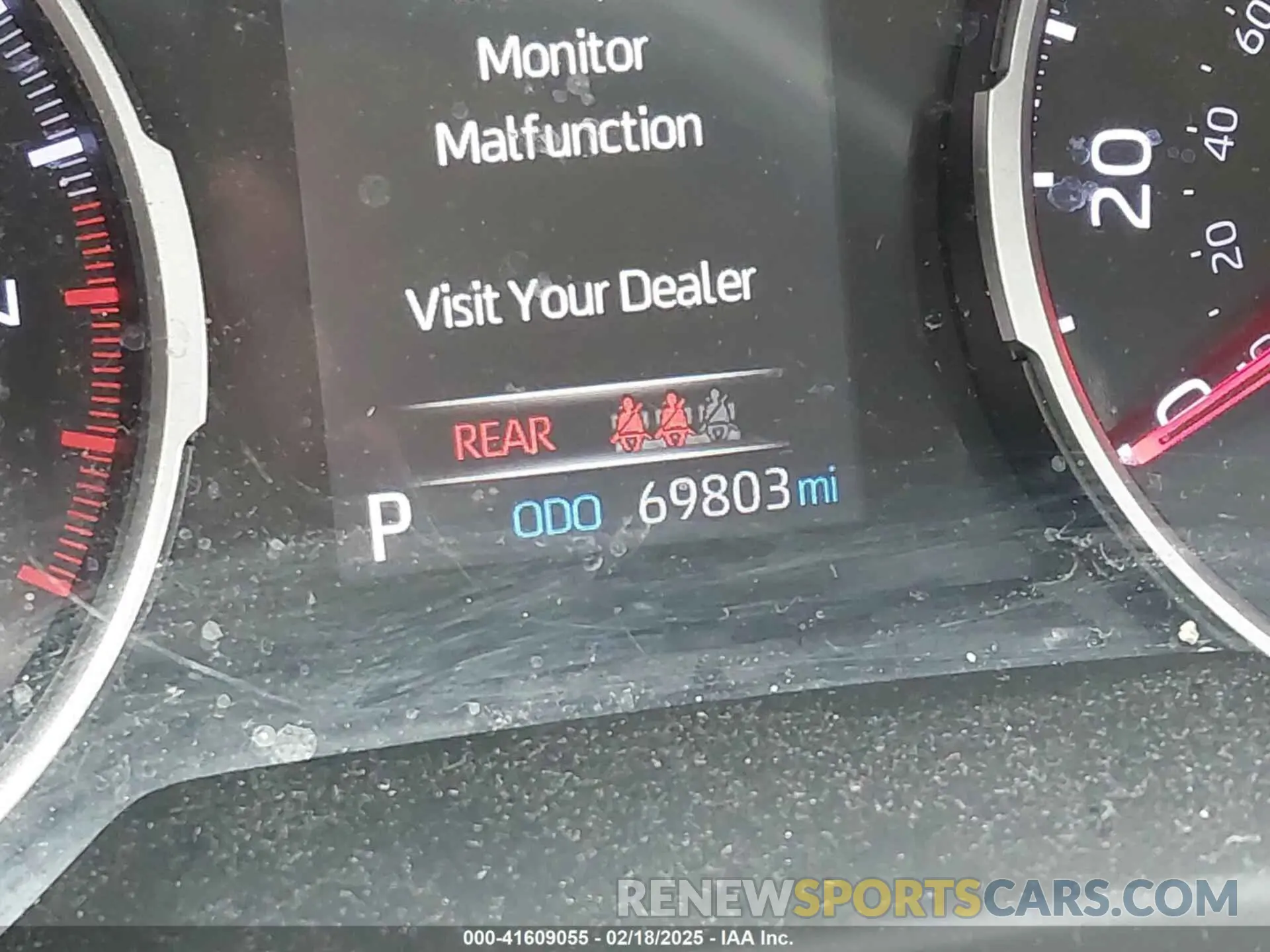 16 Photograph of a damaged car JTMG1RFV7KD017764 TOYOTA RAV4 2019