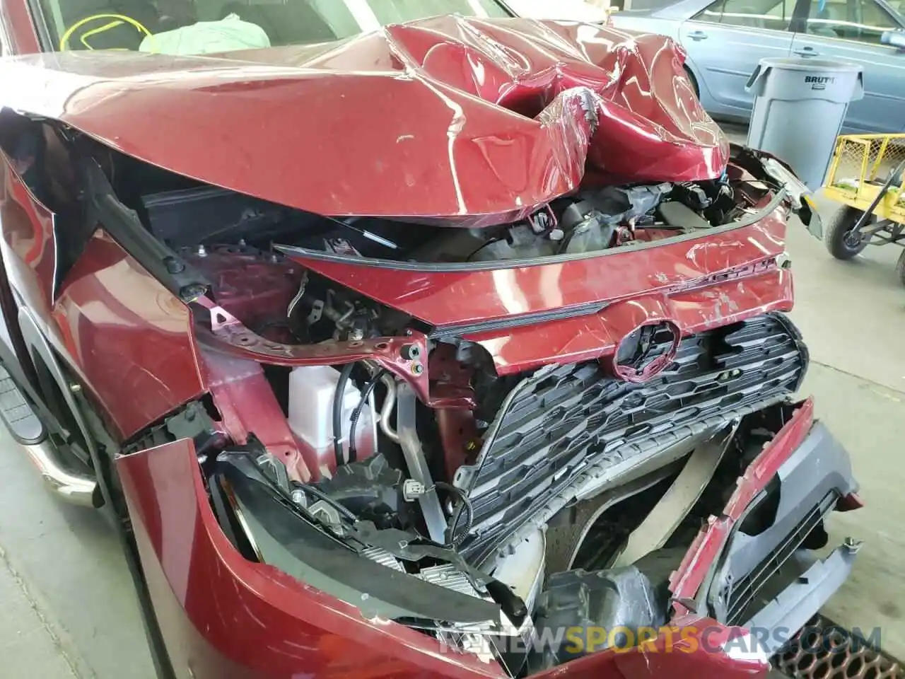 9 Photograph of a damaged car JTMG1RFV7KD037514 TOYOTA RAV4 2019