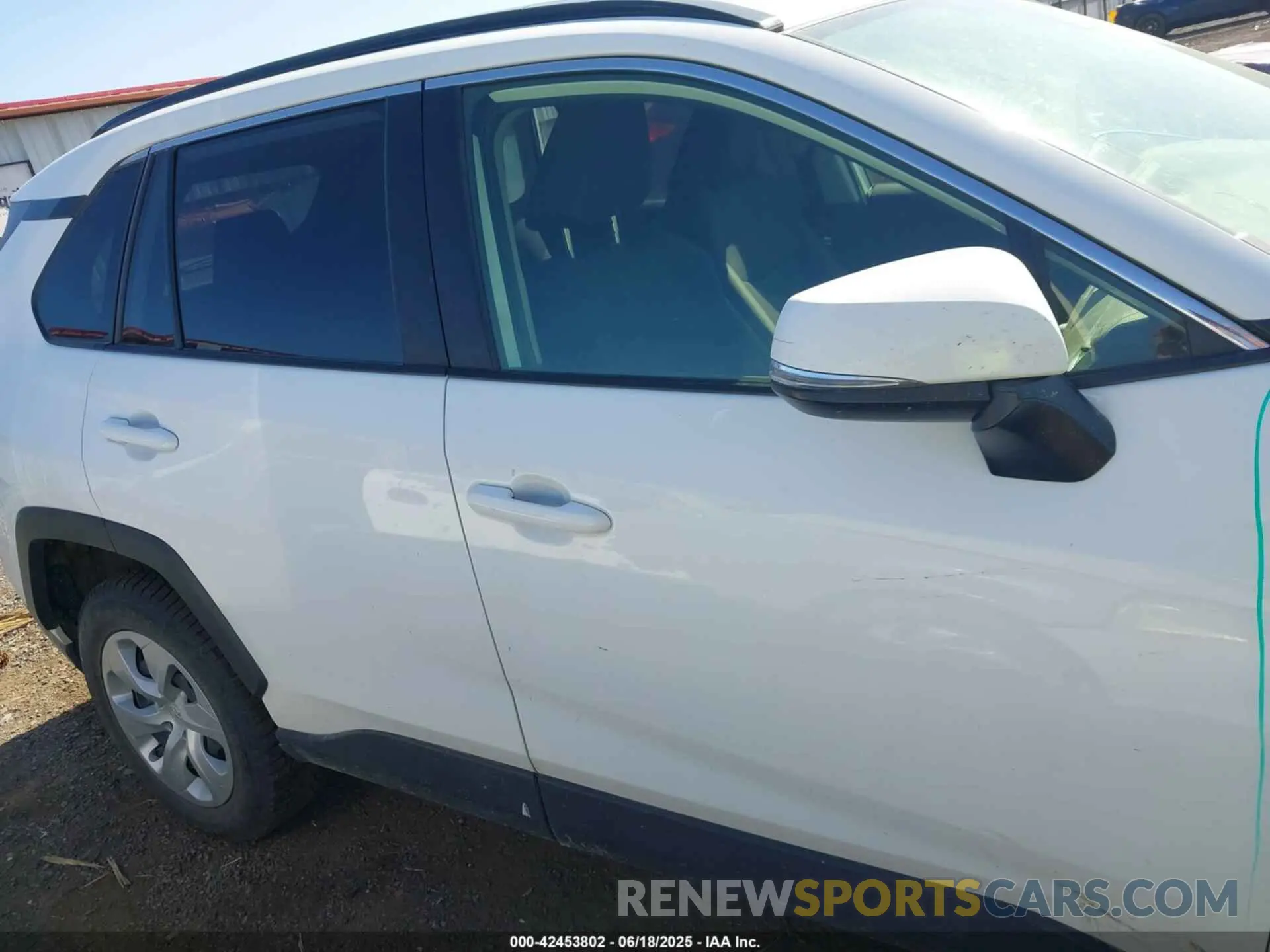 14 Photograph of a damaged car JTMG1RFV7KD037853 TOYOTA RAV4 2019